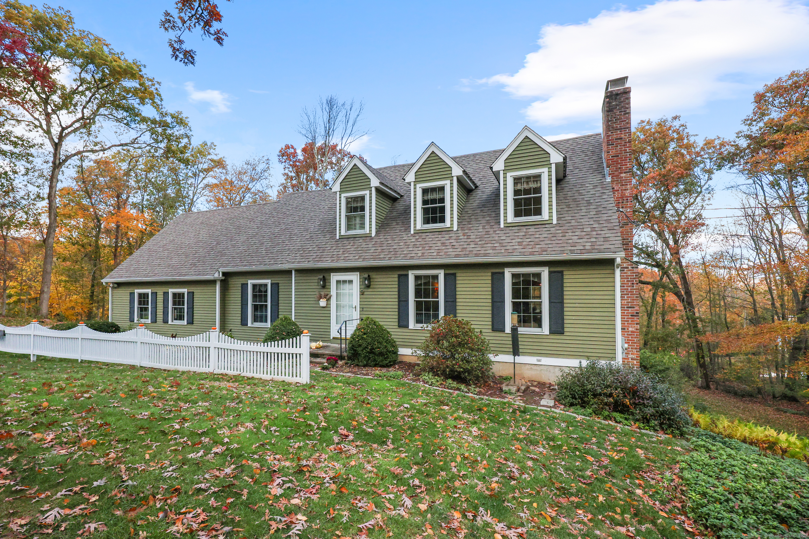 32 Maple Avenue West