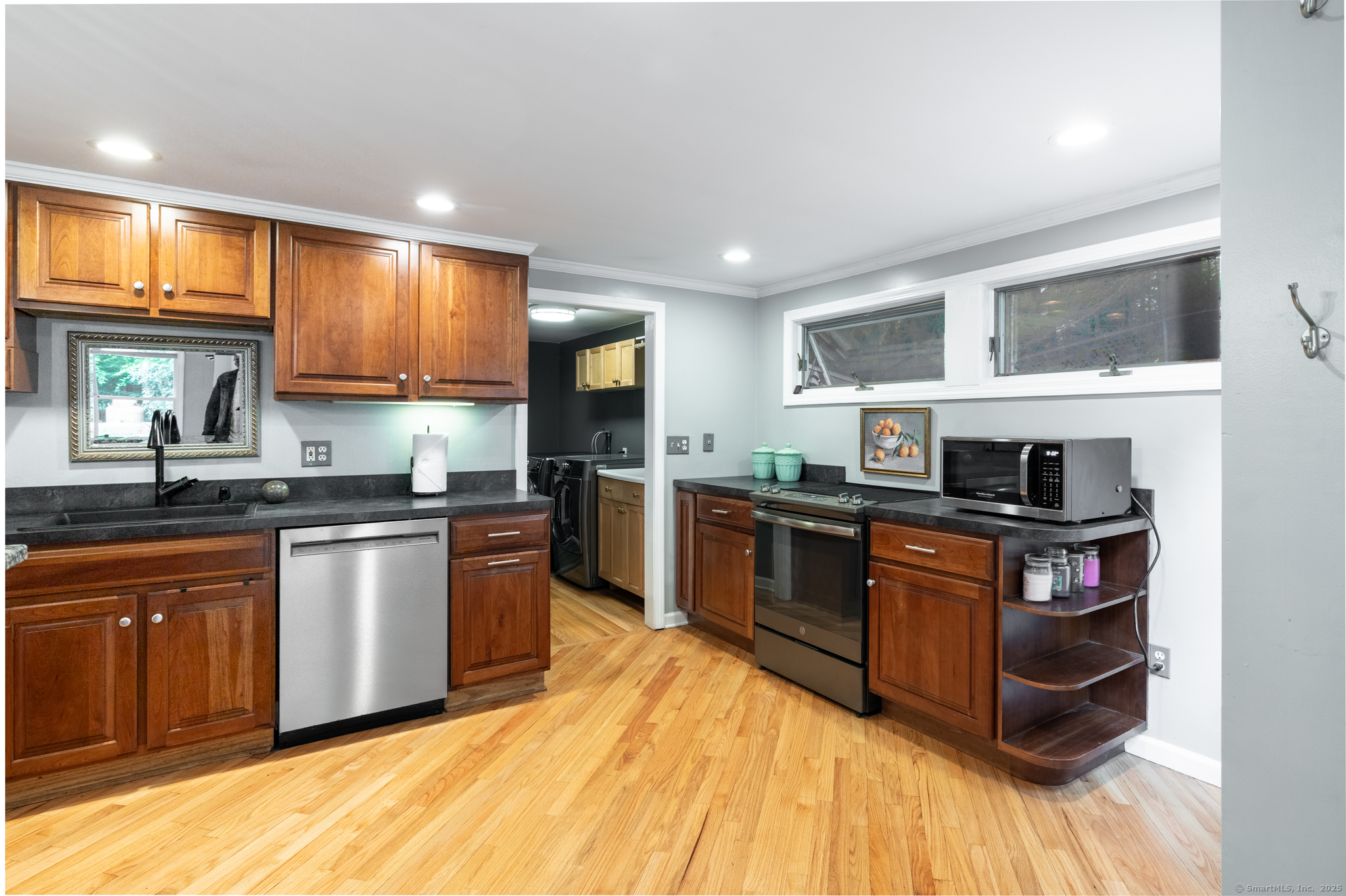 27 Pleasant Valley Road