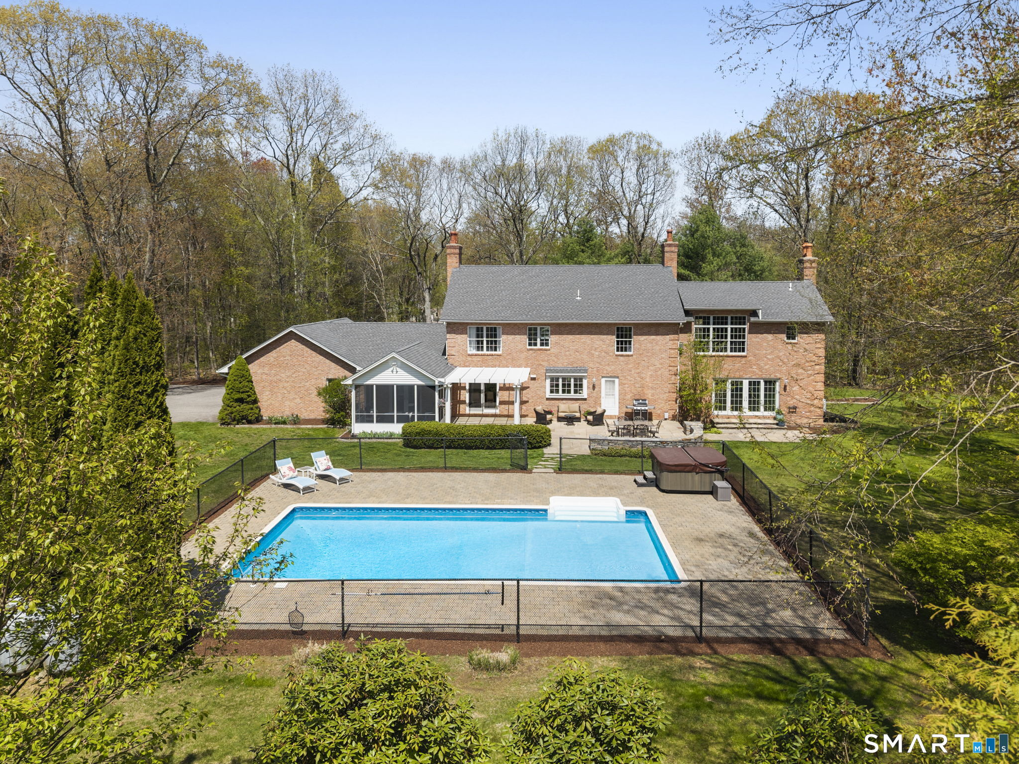16 Cider Mill Road