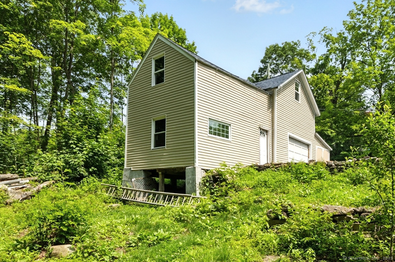 971 New Litchfield Street