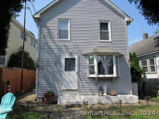 Naugatuck Avenue, Milford, Connecticut - 3 Bedrooms  
1 Bathrooms  
6 Rooms - 