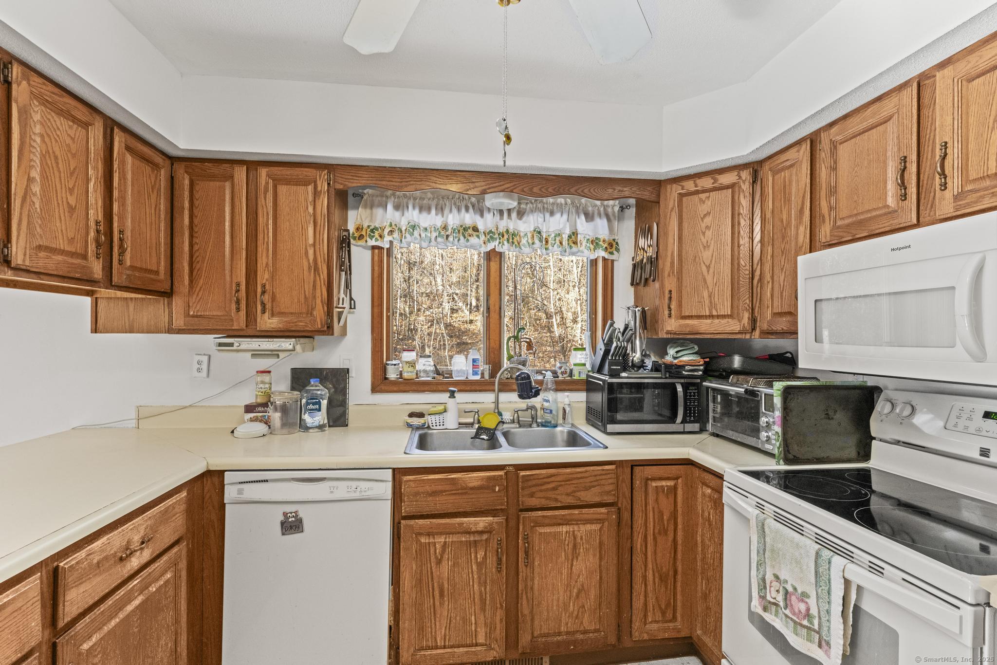 22 Roosevelt Avenue Extension, Preston, Connecticut image 9