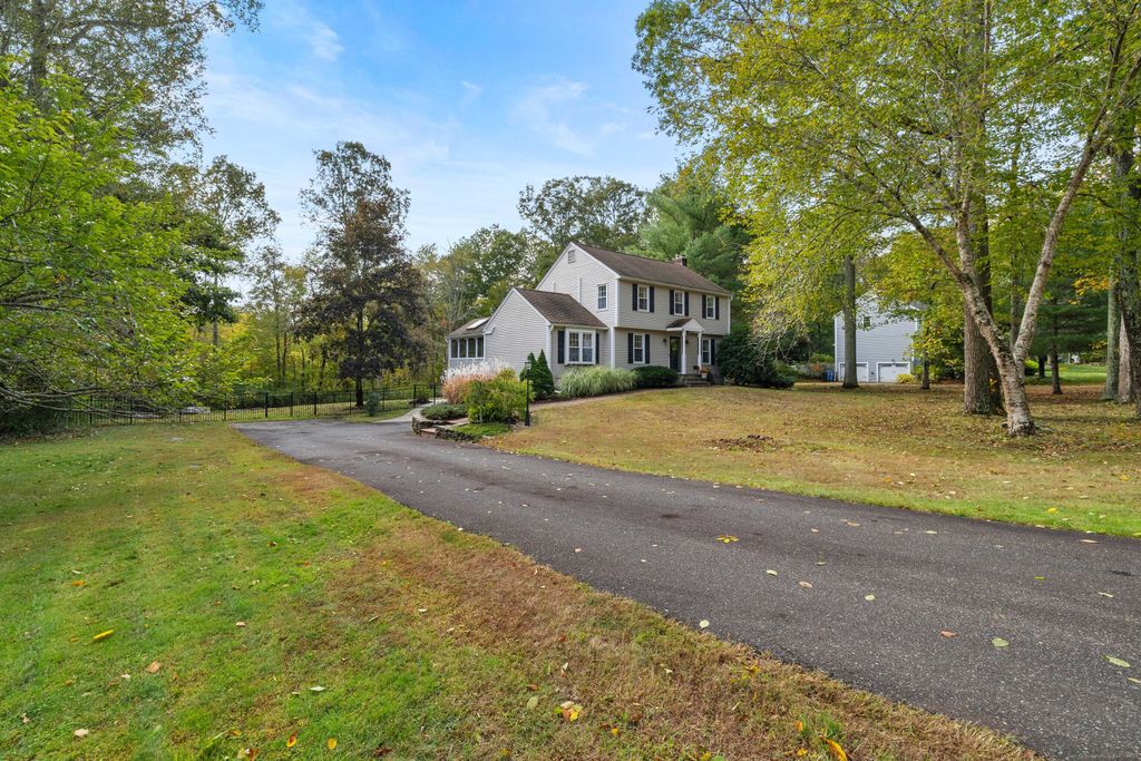 Photo of 25 Olde Orchard Road, Clinton, CT 06413 (MLS # 24133045)