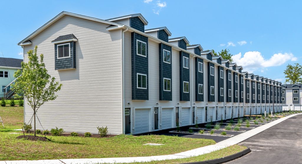 Photo of 33 Main Street #1, Meriden, CT 06451 (MLS # 24147784)