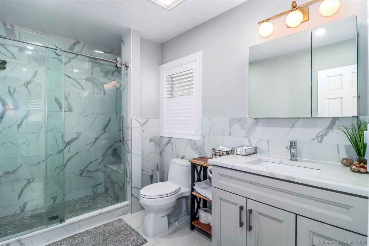 Stamford, Connecticut 06902, United States, 5 Bedrooms Bedrooms, ,3 BathroomsBathrooms,Residential,Active,207375