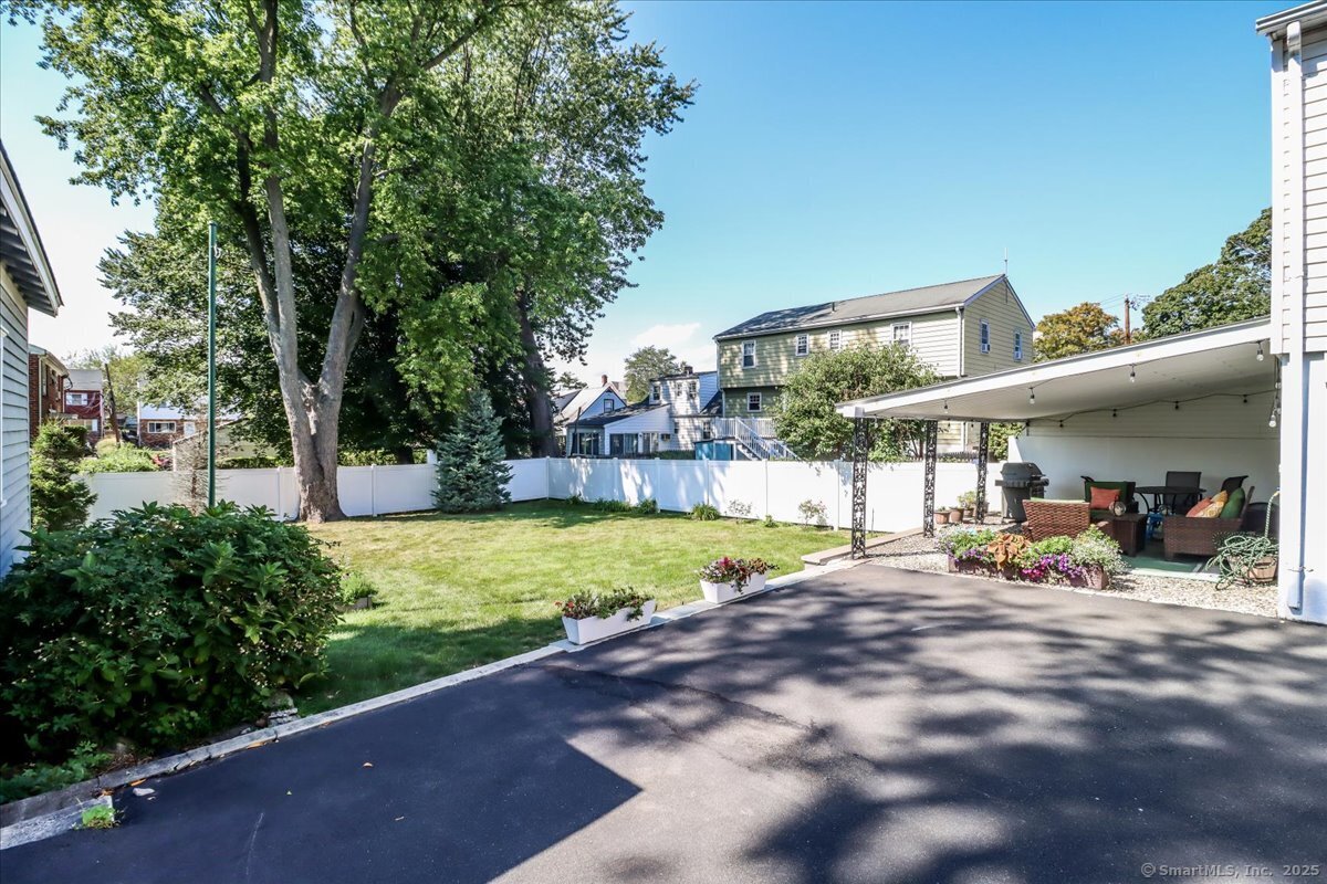 Stamford, Connecticut 06902, United States, 5 Bedrooms Bedrooms, ,3 BathroomsBathrooms,Residential,Active,207375