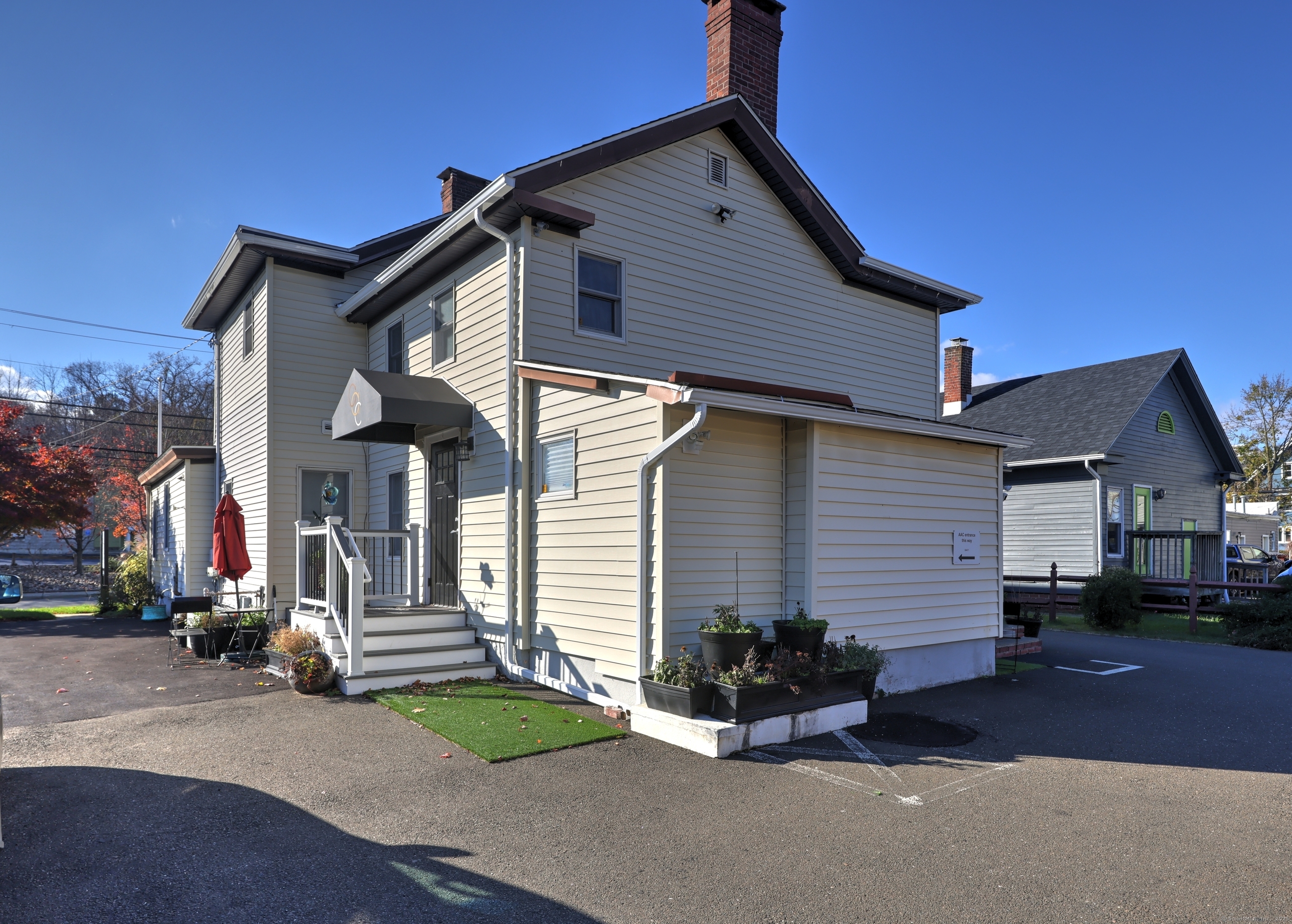 761 Campbell Avenue