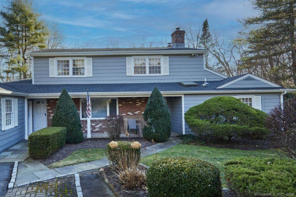 Fermily Lane, Westport, Connecticut - 4 Bedrooms  
3 Bathrooms  
7 Rooms - 