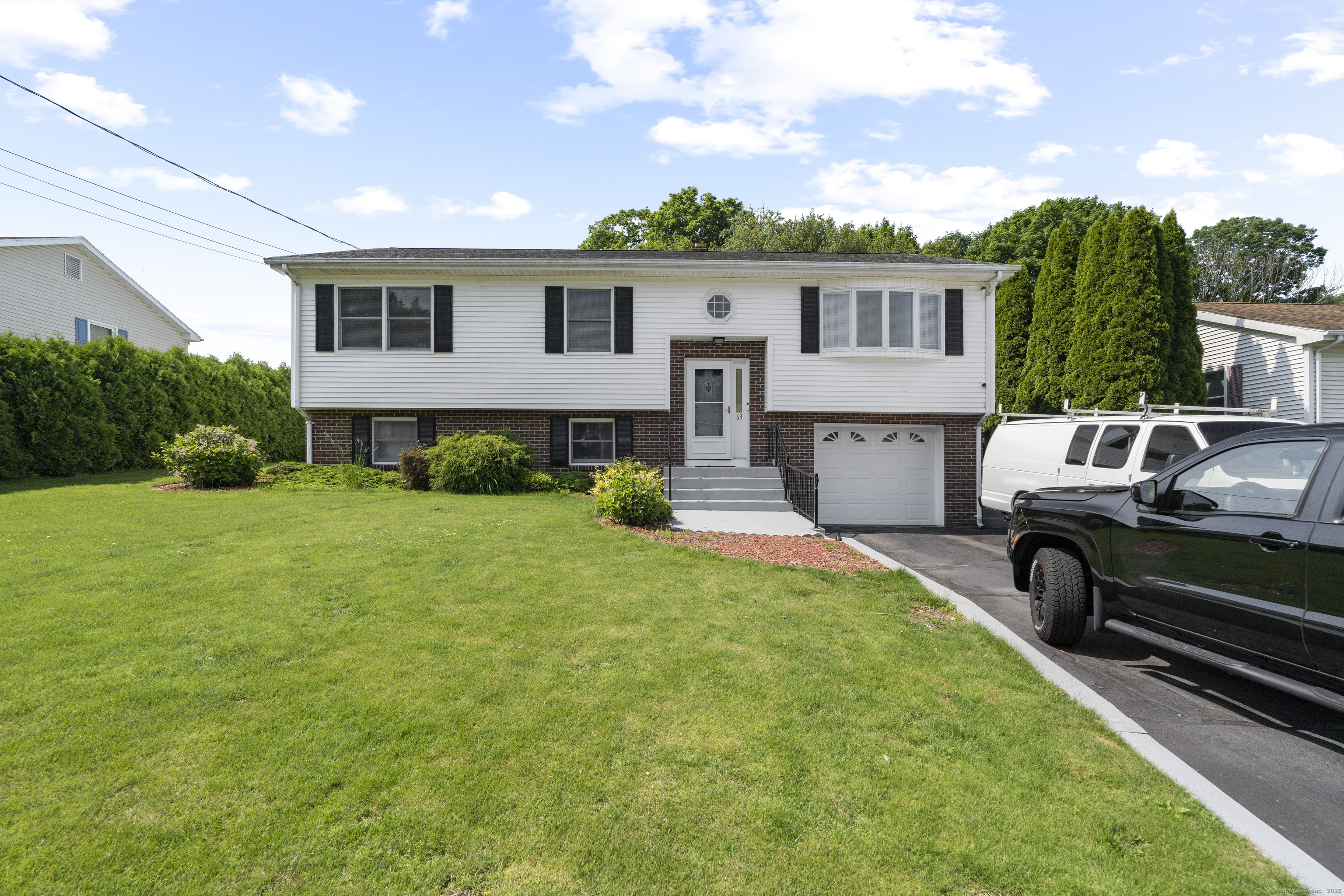 Property for Sale at Johl Drive, Groton, Connecticut - Bedrooms: 4 
Bathrooms: 3 
Rooms: 9  - $575,000