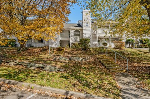 Photo of 33 Crown Knoll Court #64, Groton, CT 06340 (MLS # 24135713)