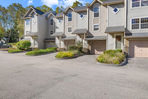 19 Hawthorne Drive 104 New London CT 06320