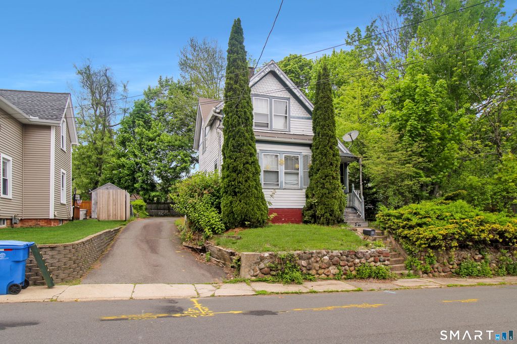 Photo of 32 Ingraham Place, Bristol, CT 06010 (MLS # 24175055)