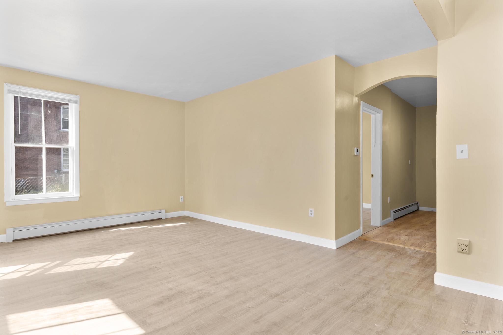 Hartford, Connecticut 06106, United States, 3 Bedrooms Bedrooms, ,3 BathroomsBathrooms,Residential,Active,195093