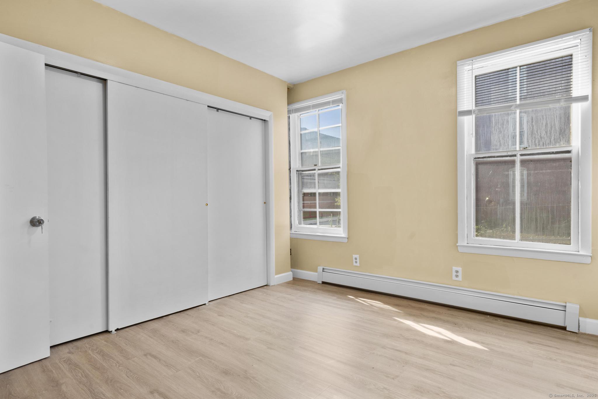 Hartford, Connecticut 06106, United States, 3 Bedrooms Bedrooms, ,3 BathroomsBathrooms,Residential,Active,195093