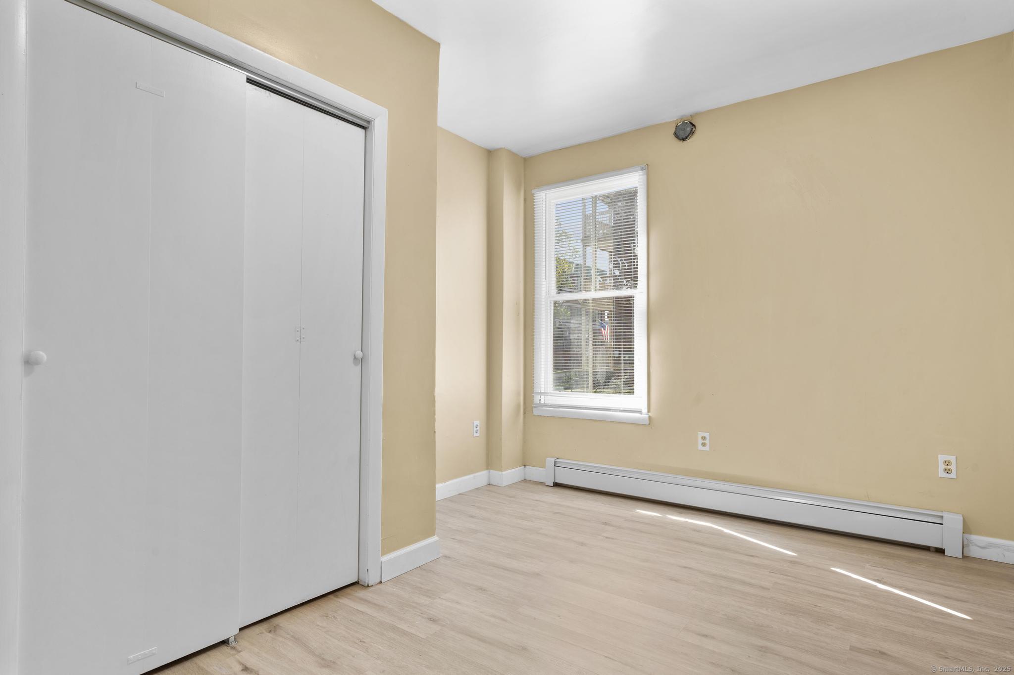 Hartford, Connecticut 06106, United States, 3 Bedrooms Bedrooms, ,3 BathroomsBathrooms,Residential,Active,195093