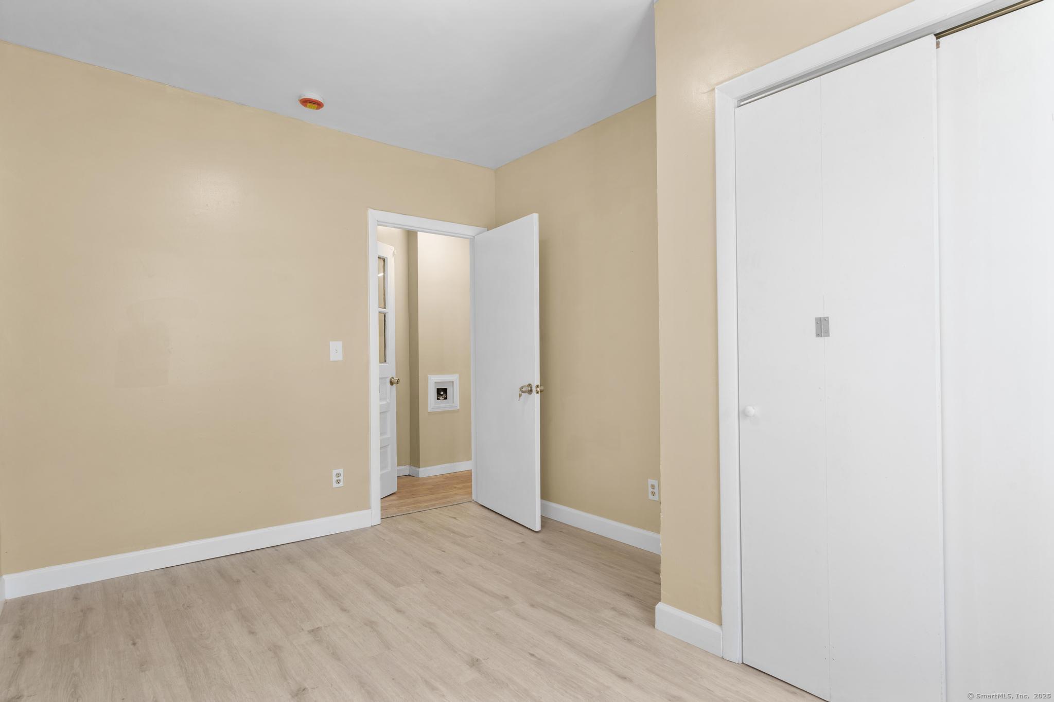 Hartford, Connecticut 06106, United States, 3 Bedrooms Bedrooms, ,3 BathroomsBathrooms,Residential,Active,195093