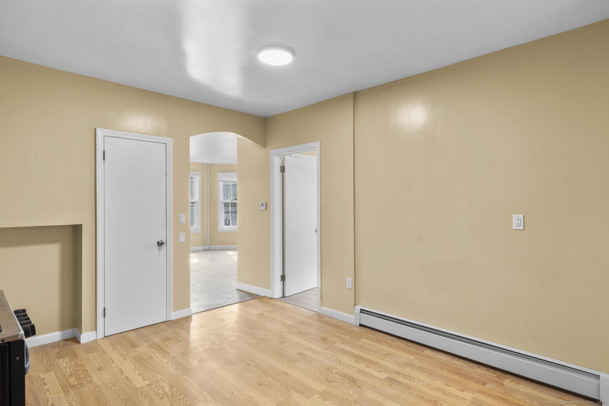 Hartford, Connecticut 06106, United States, 3 Bedrooms Bedrooms, ,3 BathroomsBathrooms,Residential,Active,195093