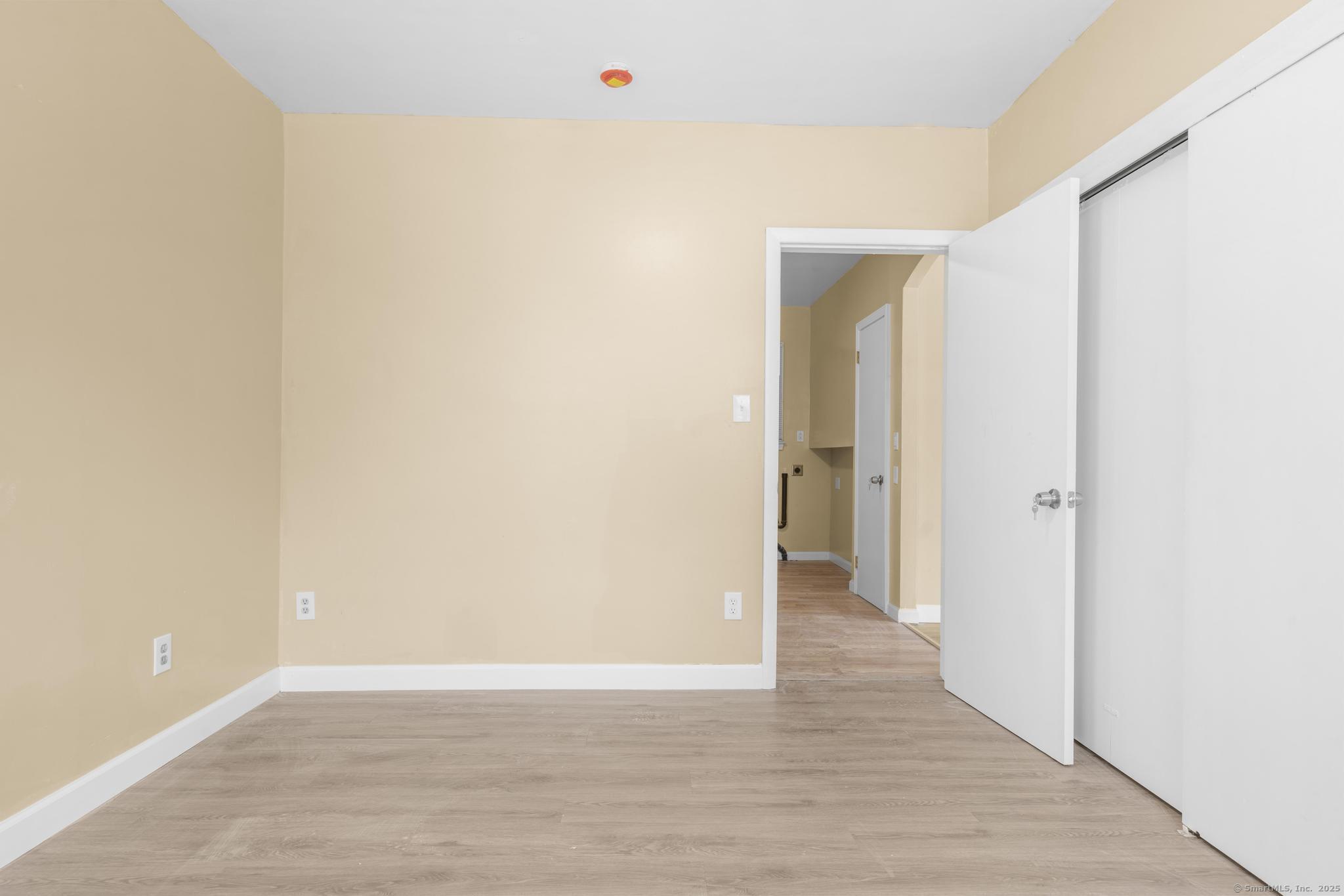 Hartford, Connecticut 06106, United States, 3 Bedrooms Bedrooms, ,3 BathroomsBathrooms,Residential,Active,195093