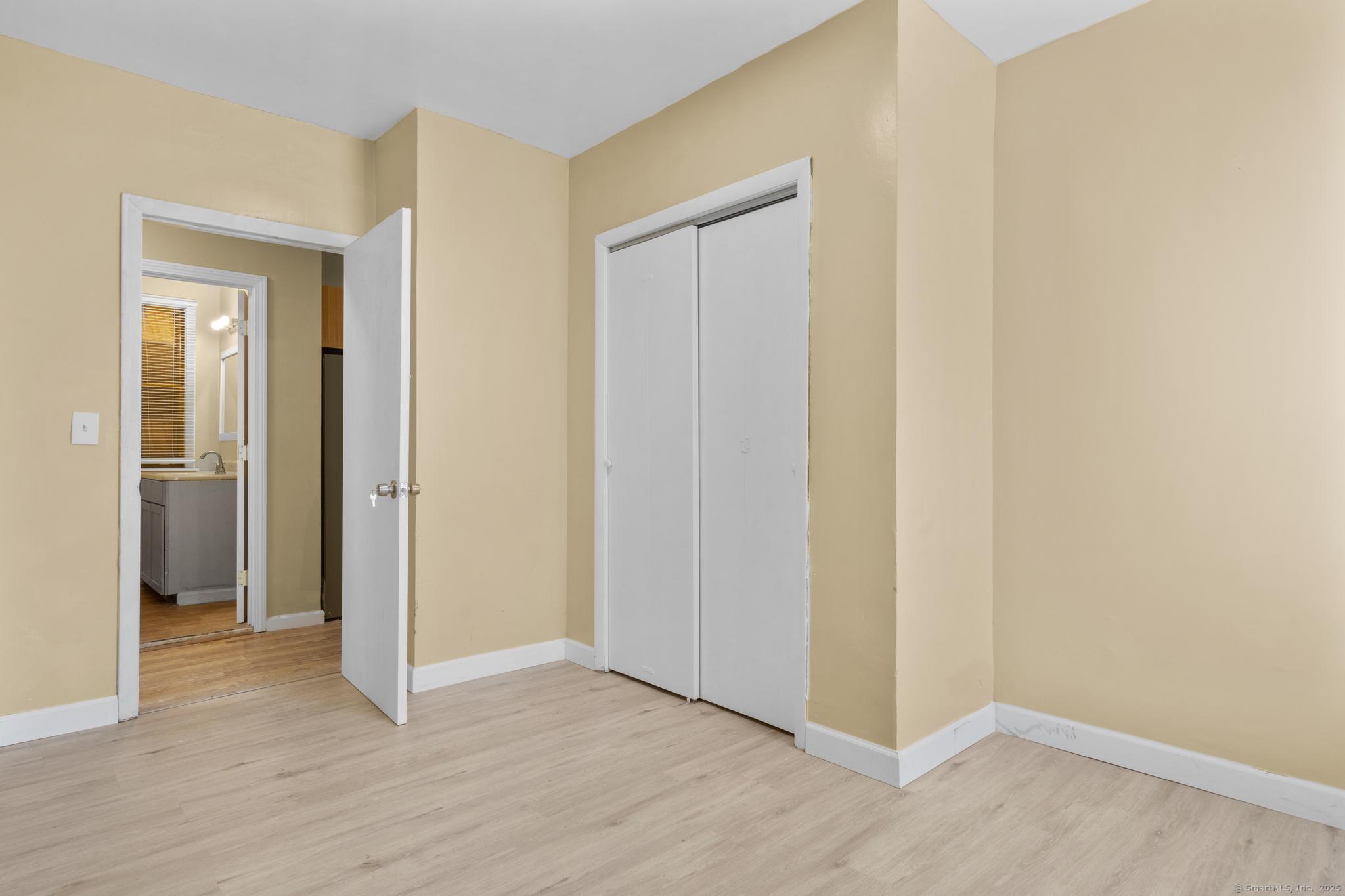 Hartford, Connecticut 06106, United States, 3 Bedrooms Bedrooms, ,3 BathroomsBathrooms,Residential,Active,195093