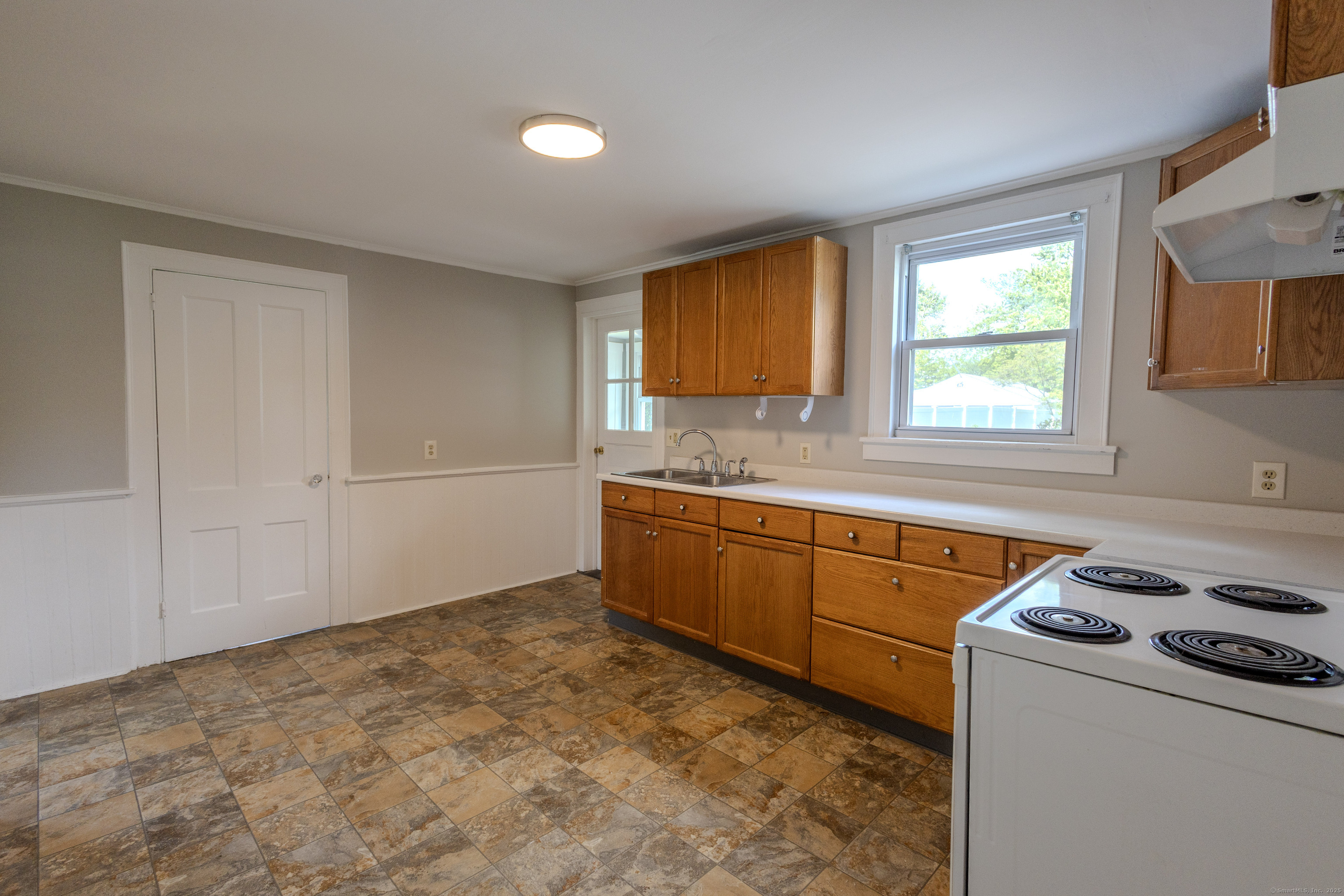 36 Broad Street, Meriden, Connecticut image 4