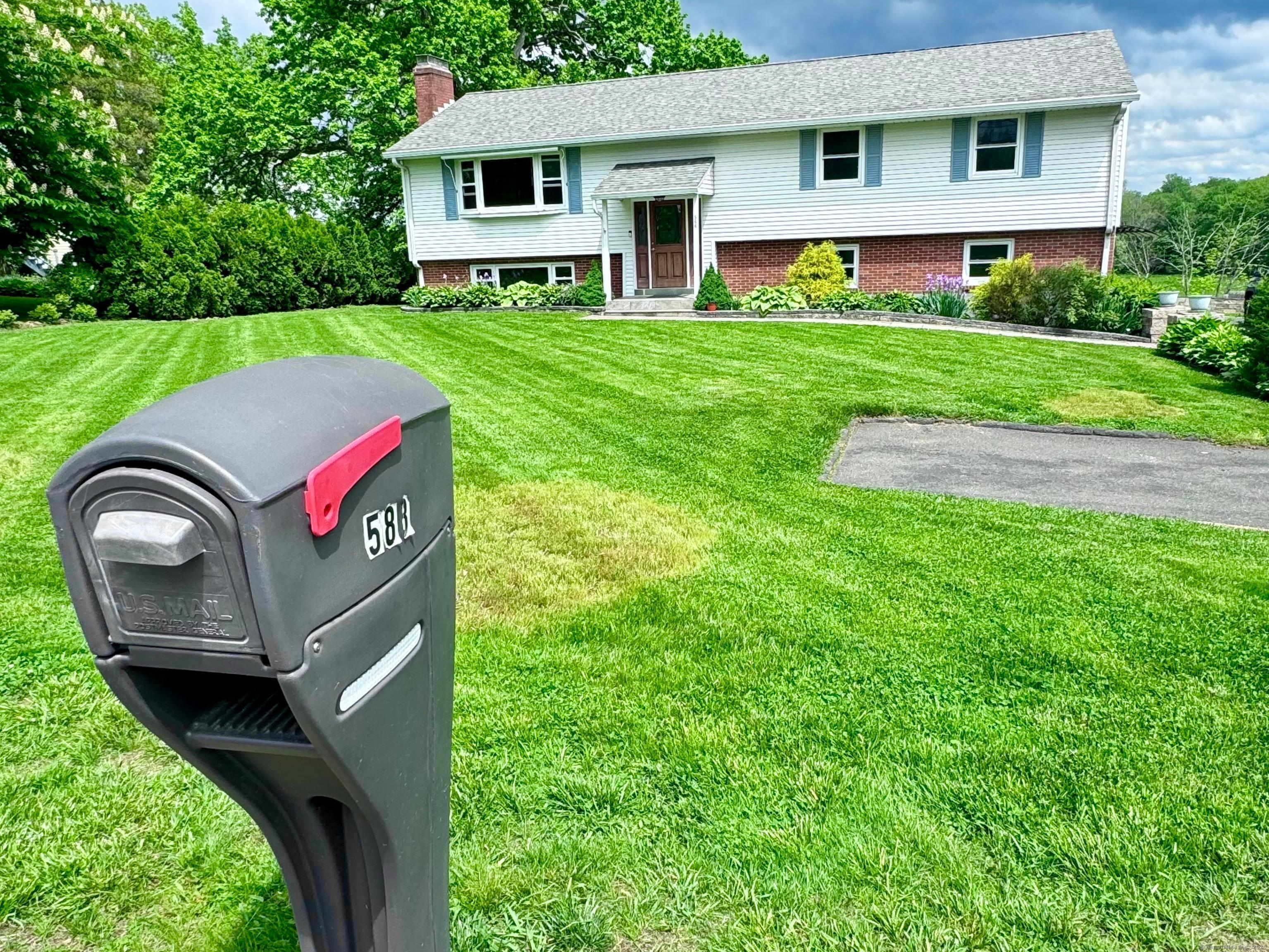 588 Poquonock Avenue, Windsor, Connecticut image 6