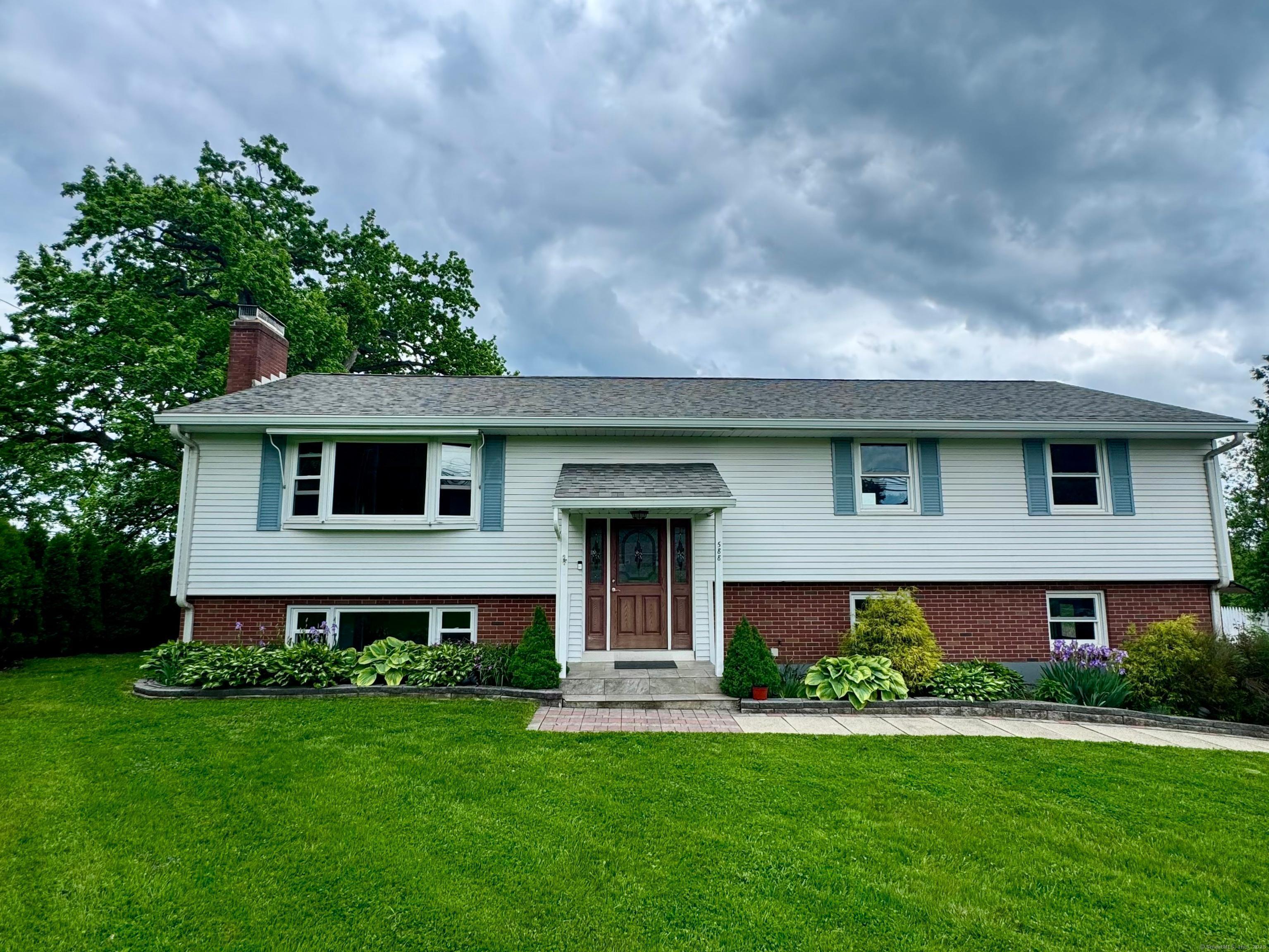 588 Poquonock Avenue