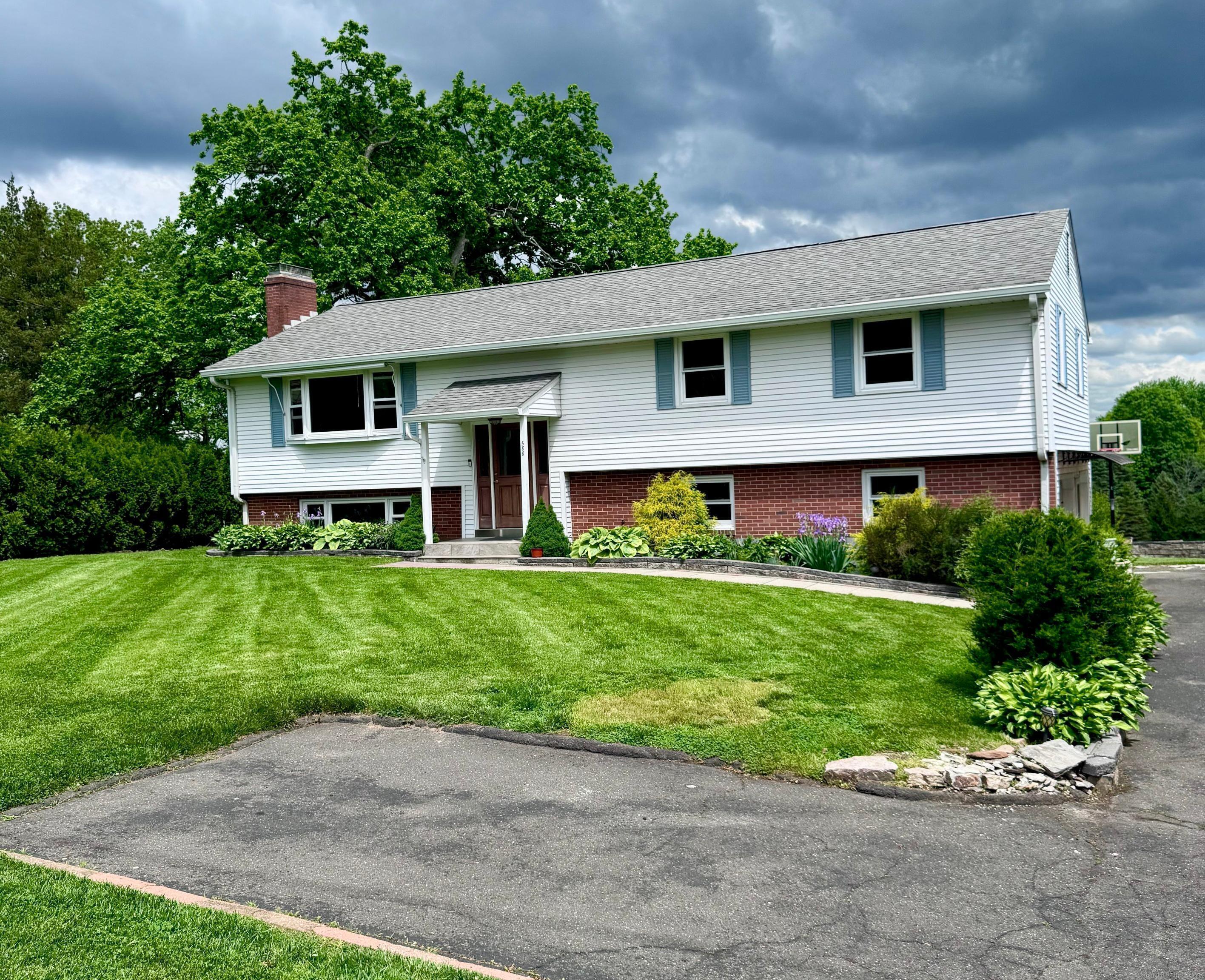 588 Poquonock Avenue