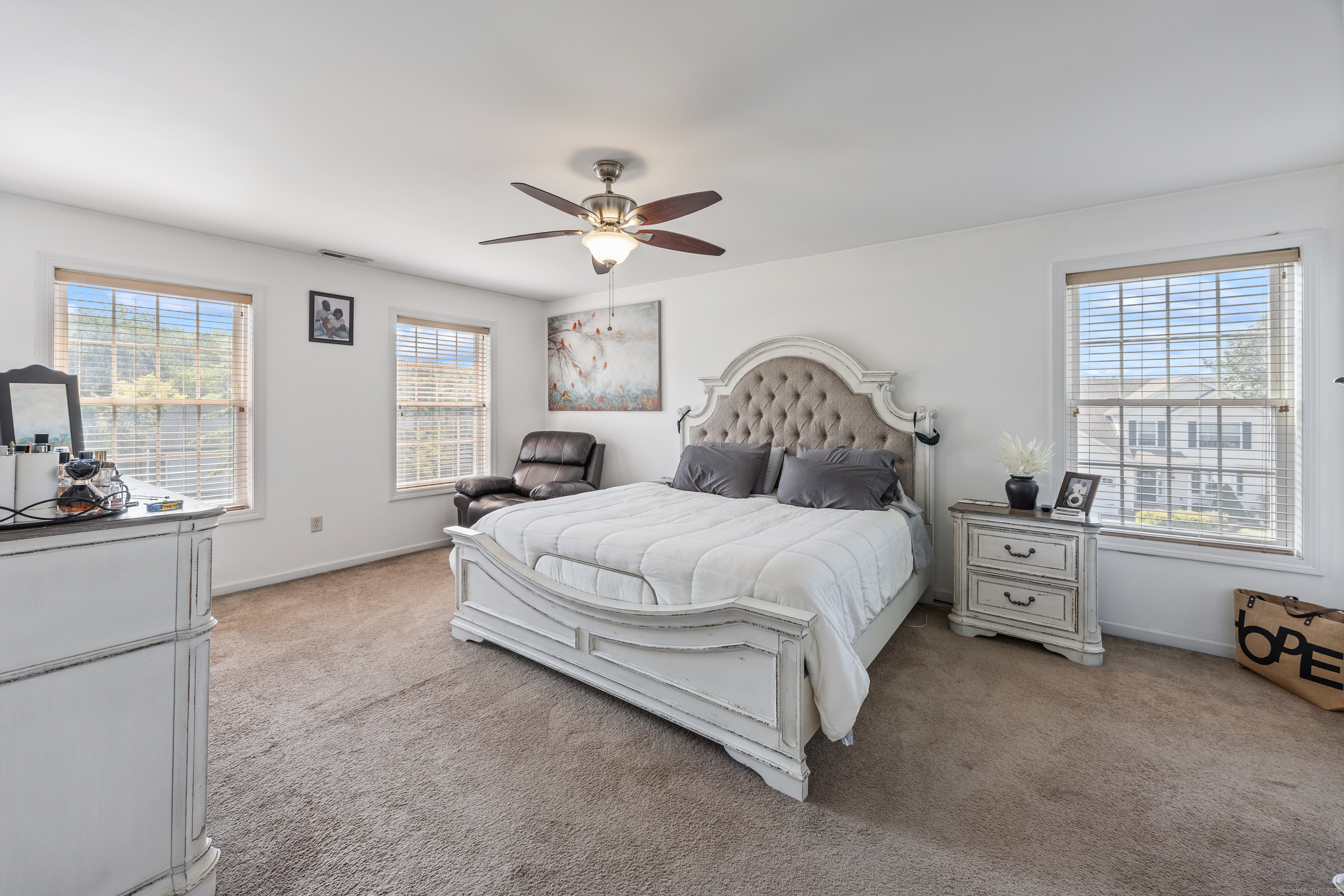 Meriden, Connecticut 06450, United States, 4 Bedrooms Bedrooms, ,3 BathroomsBathrooms,Residential,Pending,191856