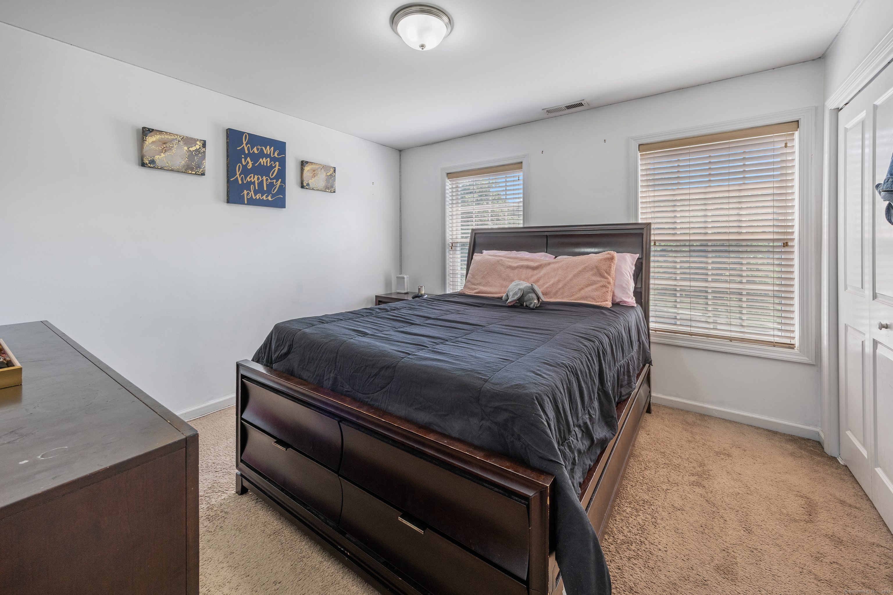 Meriden, Connecticut 06450, United States, 4 Bedrooms Bedrooms, ,3 BathroomsBathrooms,Residential,Pending,191856