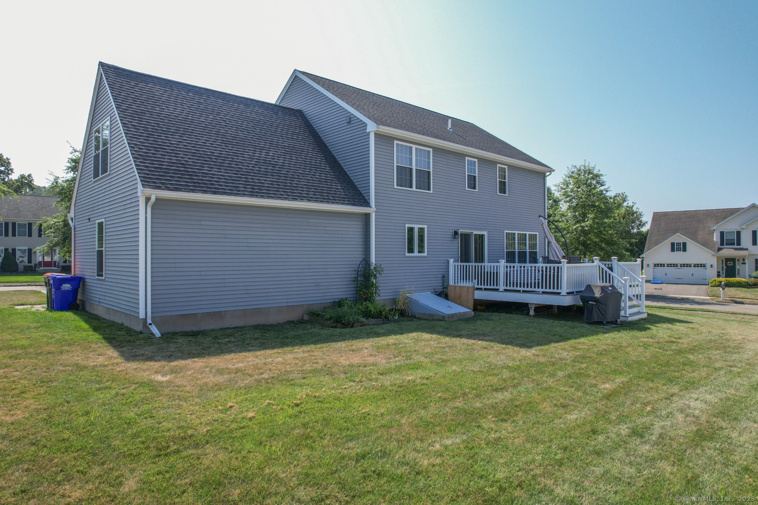 Meriden, Connecticut 06450, United States, 4 Bedrooms Bedrooms, ,3 BathroomsBathrooms,Residential,Pending,191856