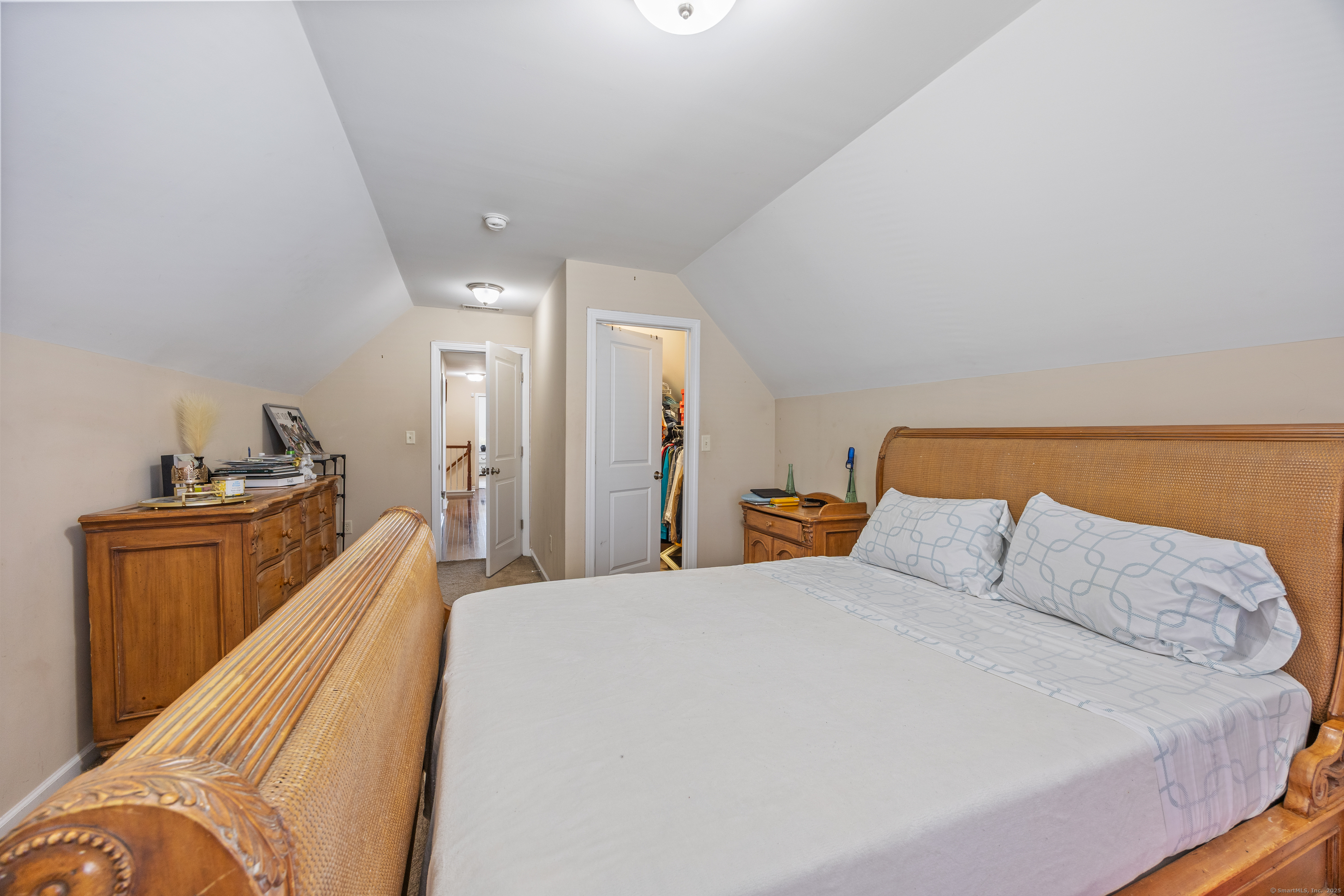 Meriden, Connecticut 06450, United States, 4 Bedrooms Bedrooms, ,3 BathroomsBathrooms,Residential,Pending,191856