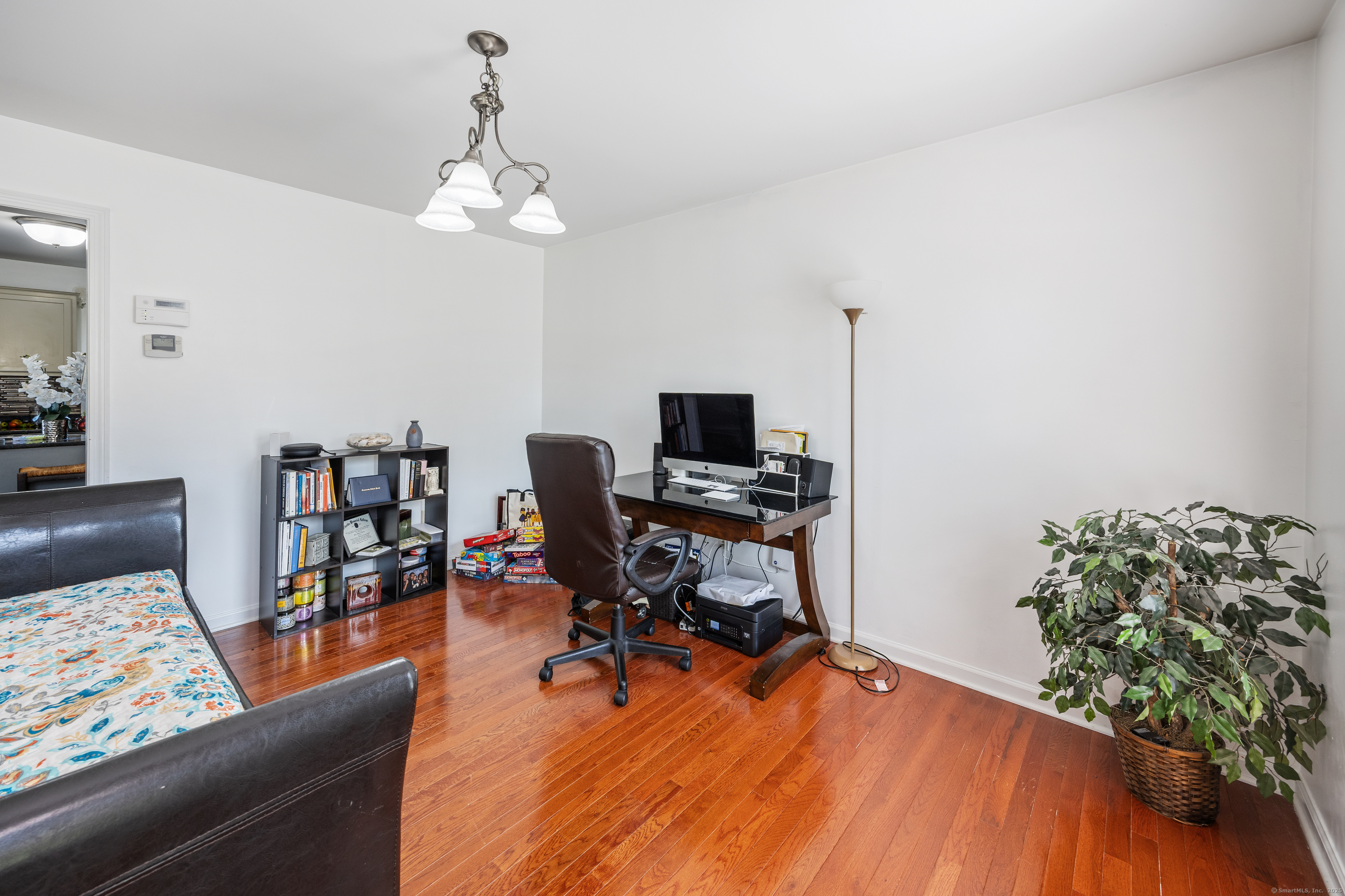 Meriden, Connecticut 06450, United States, 4 Bedrooms Bedrooms, ,3 BathroomsBathrooms,Residential,Pending,191856