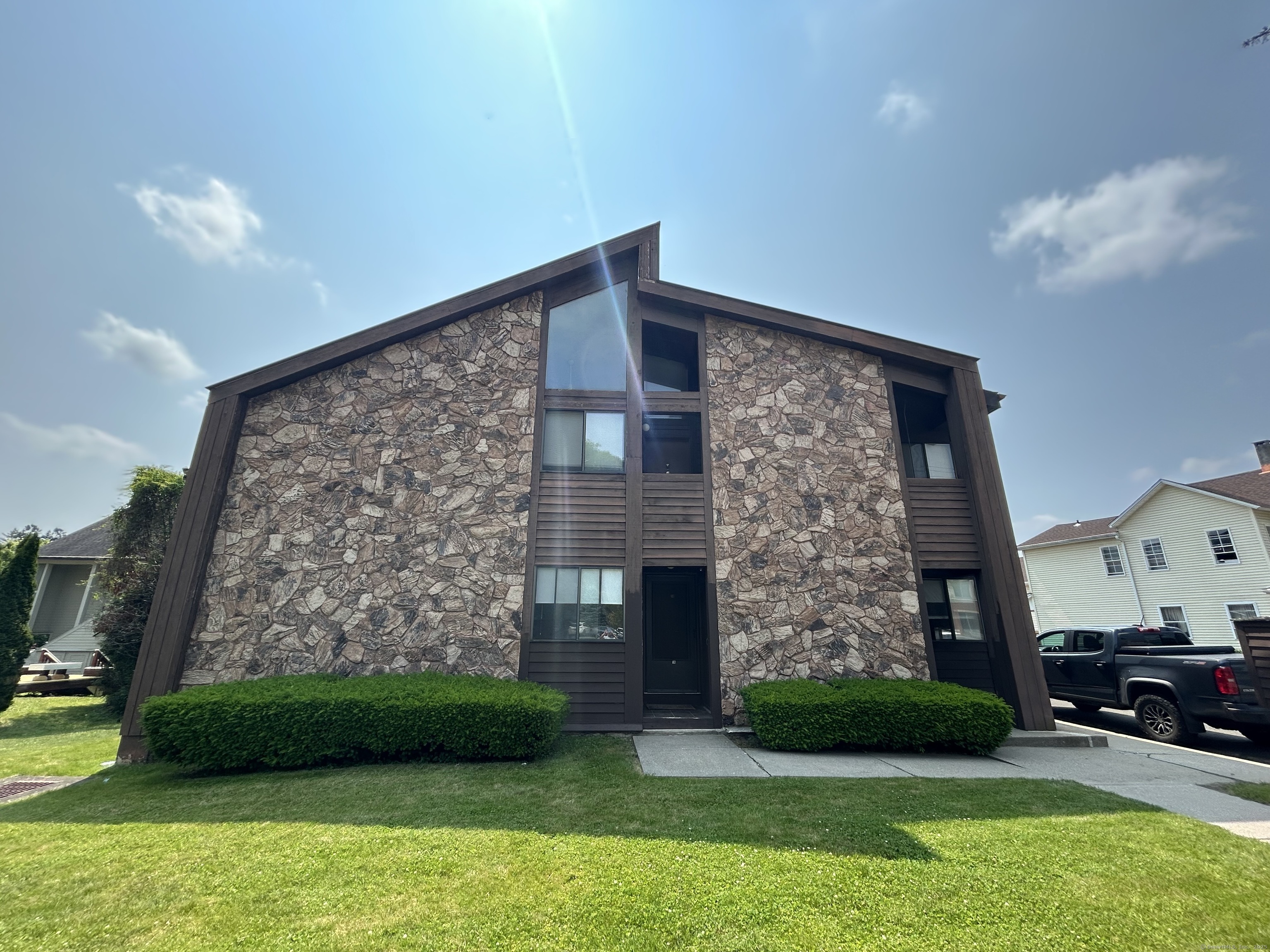 Osborne Street 1A, Danbury, Connecticut - 1 Bedrooms  
1 Bathrooms  
4 Rooms - 