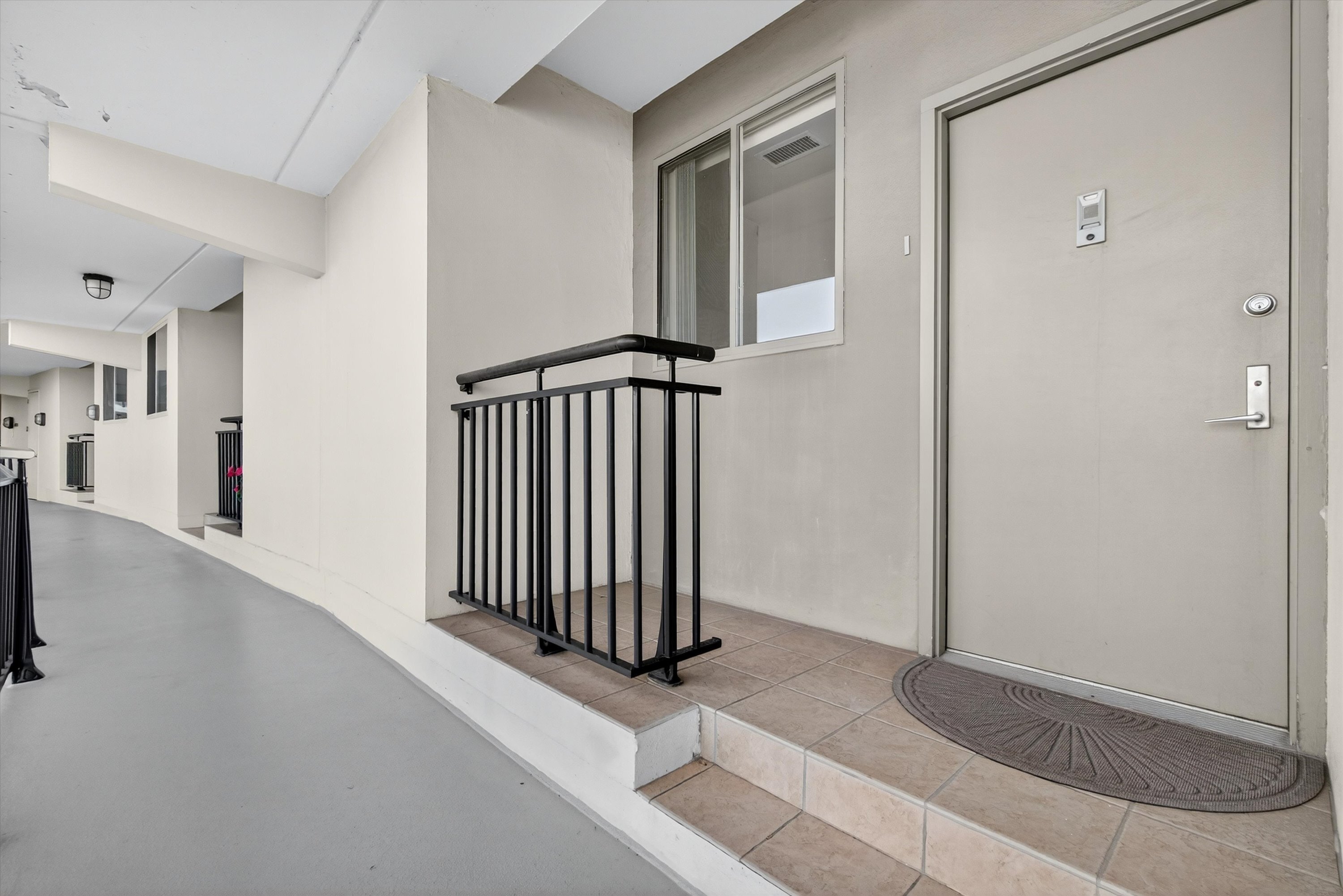 100 Seaview Avenue 3I