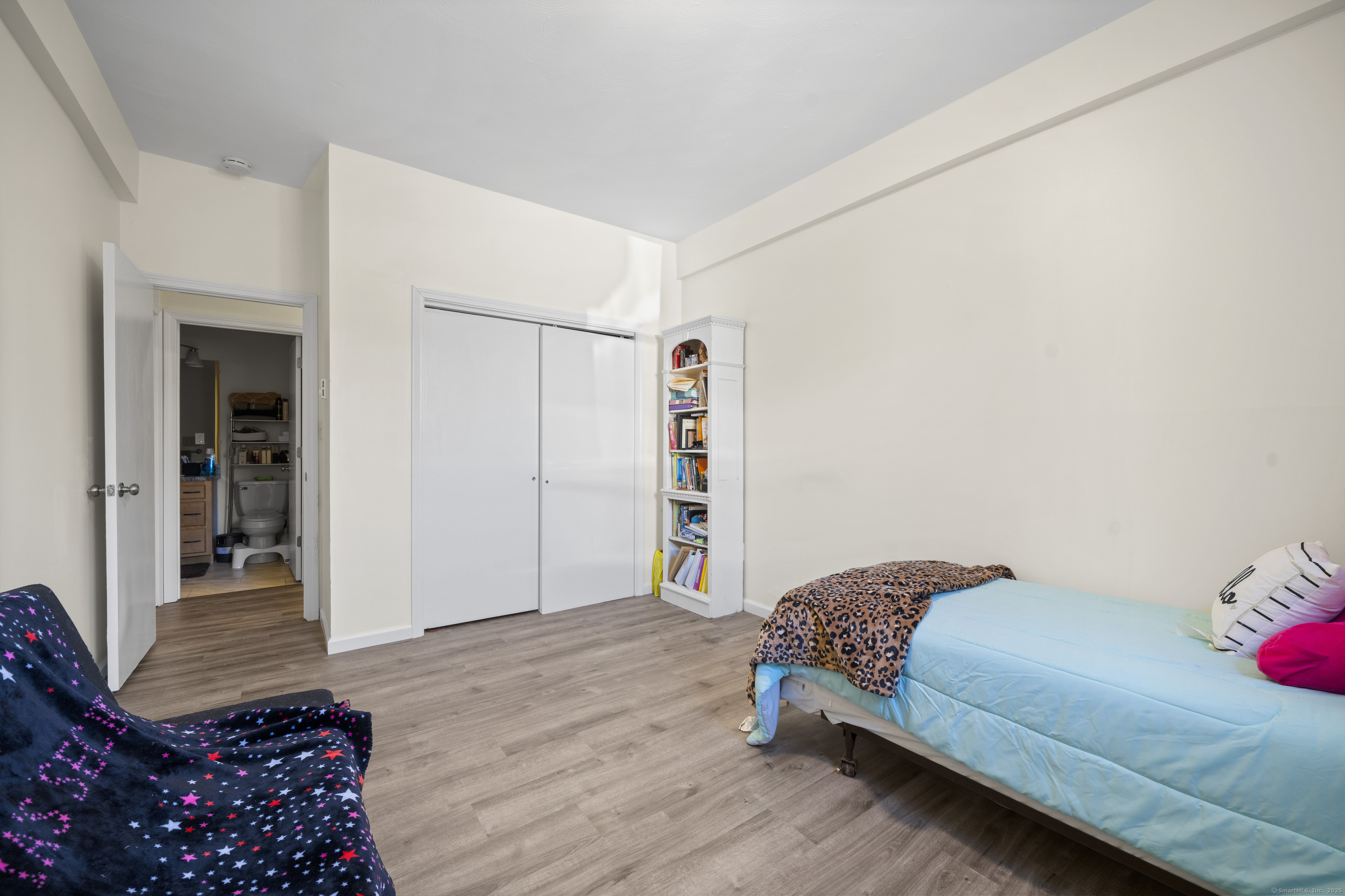 513 Emmett Street #APT B12, Bristol, Connecticut image 15