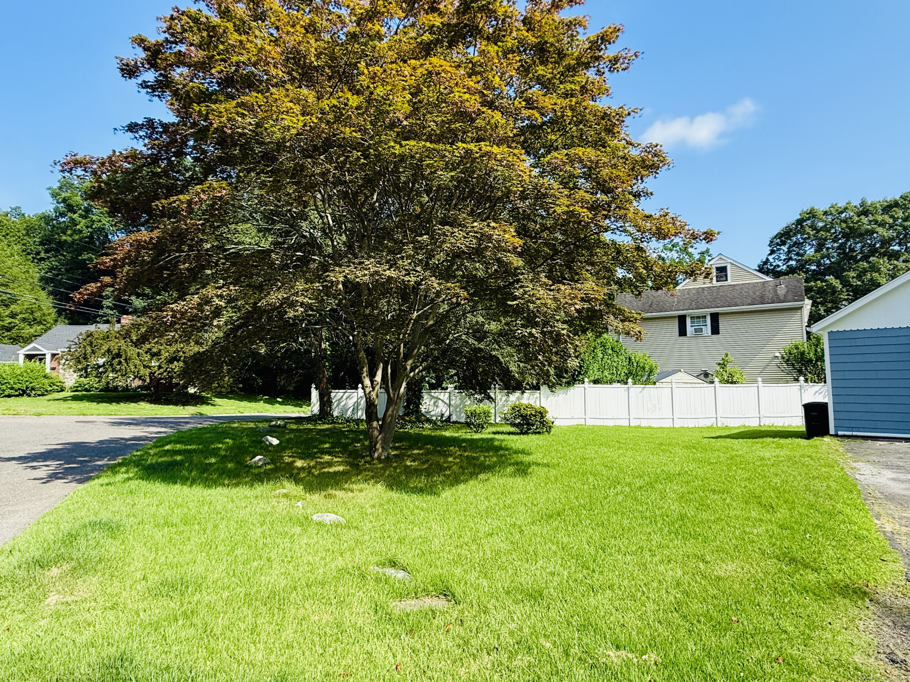 10 Meadowpark Avenue West