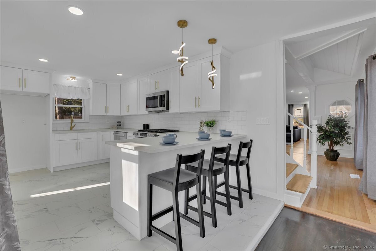 595 Park Road, West Hartford, Connecticut image 3