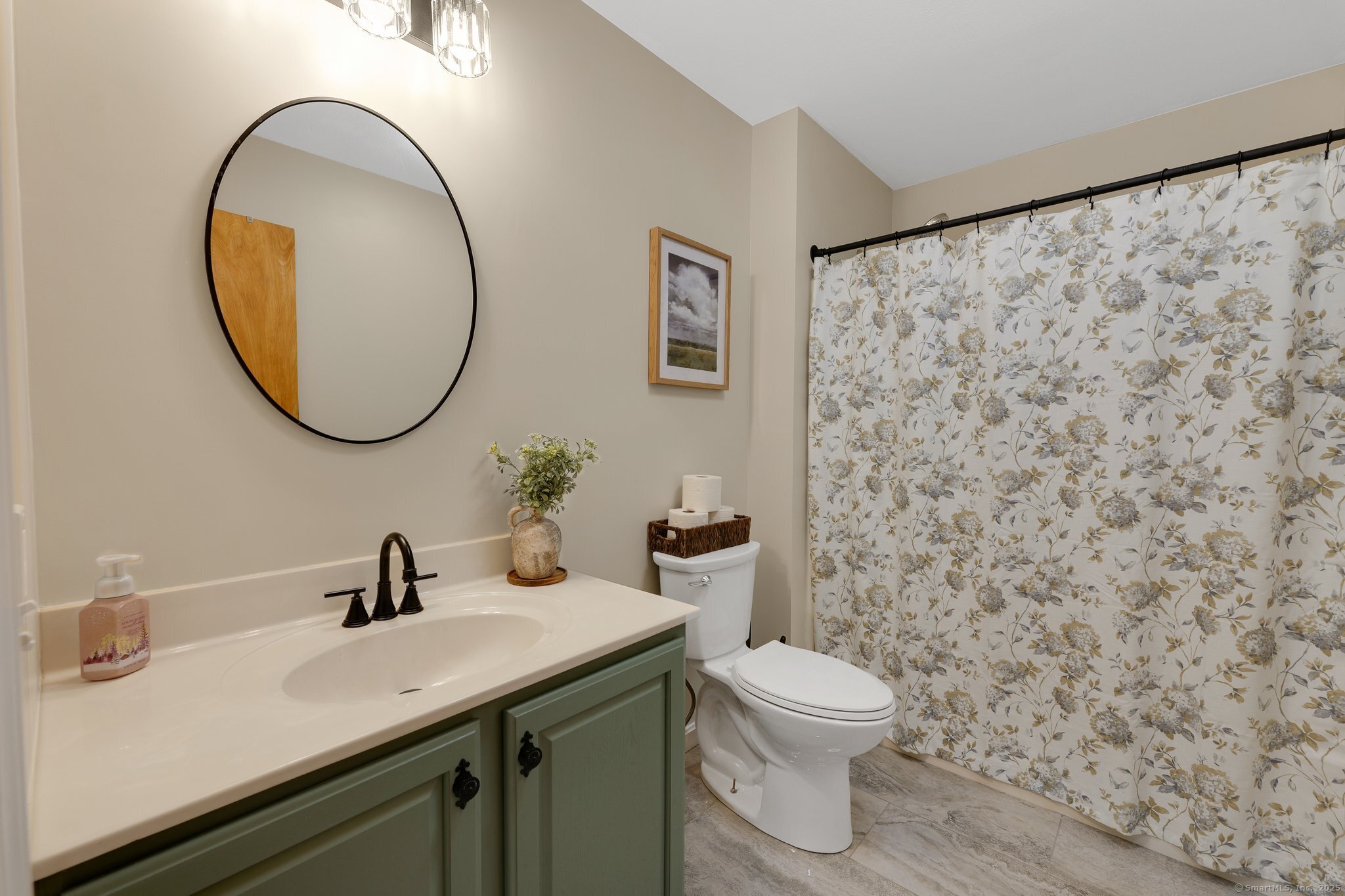 East Windsor, Connecticut 06016, United States, 3 Bedrooms Bedrooms, ,2 BathroomsBathrooms,Residential,Pending,159809