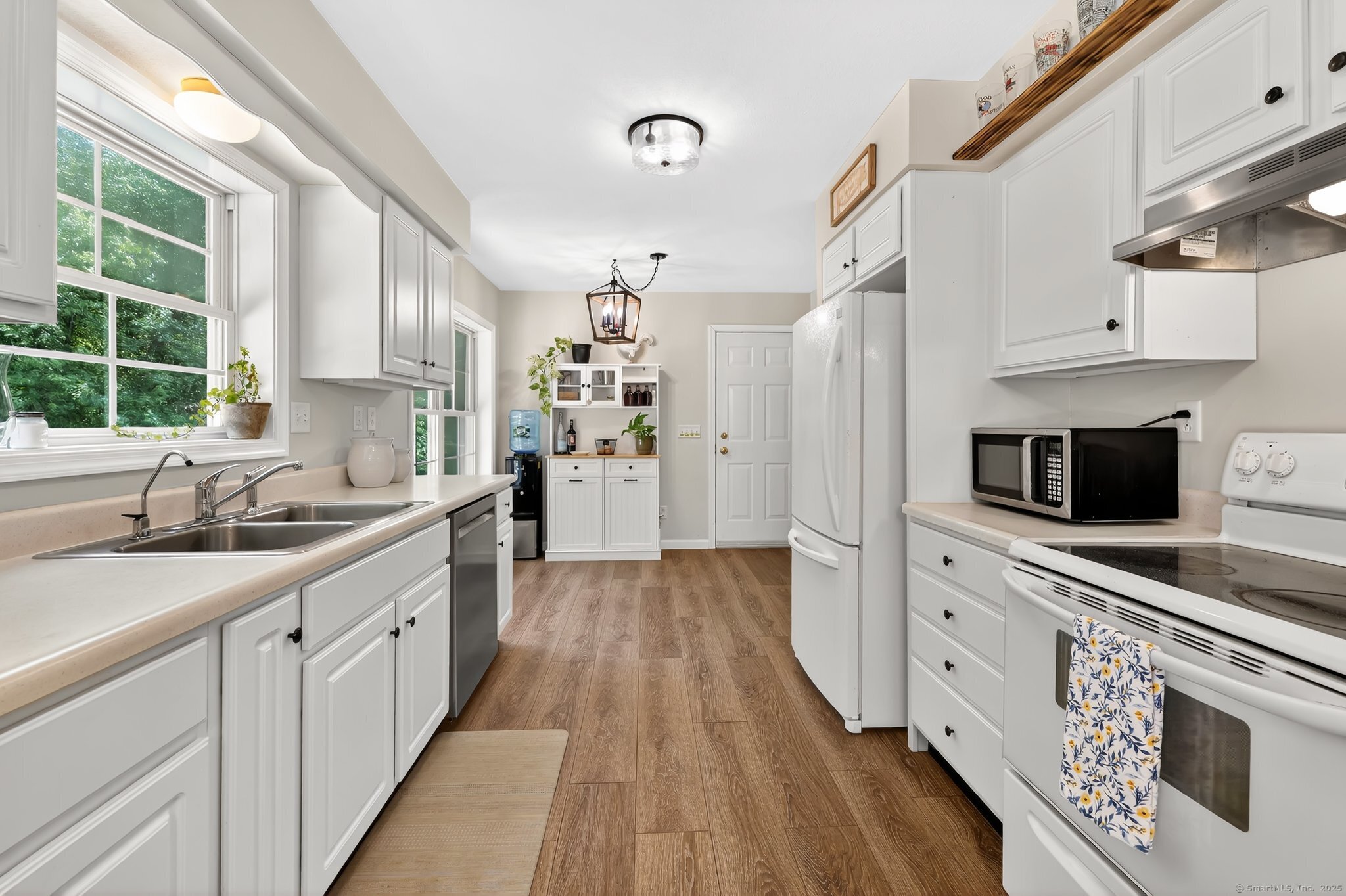 East Windsor, Connecticut 06016, United States, 3 Bedrooms Bedrooms, ,2 BathroomsBathrooms,Residential,Pending,159809