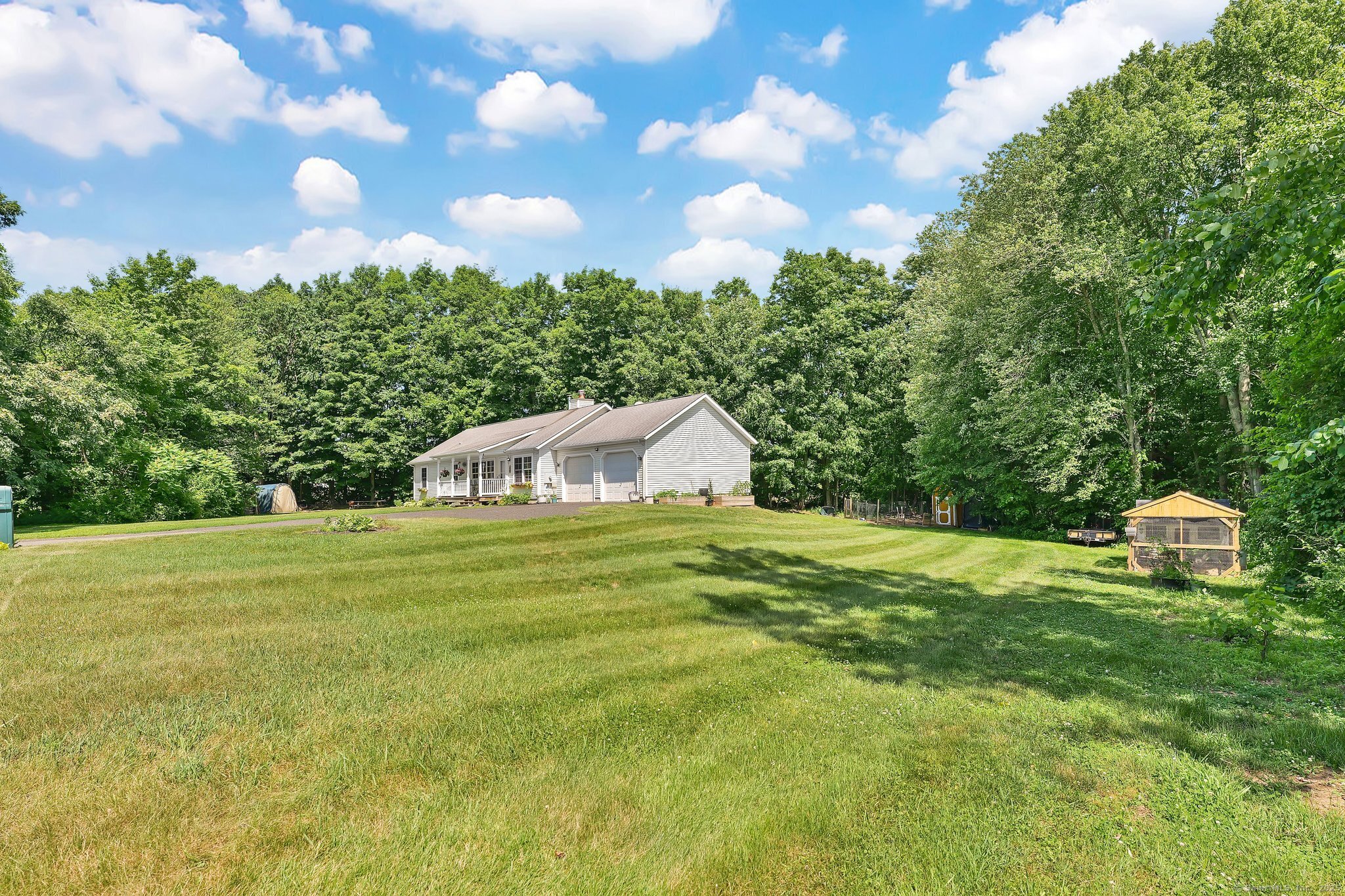 East Windsor, Connecticut 06016, United States, 3 Bedrooms Bedrooms, ,2 BathroomsBathrooms,Residential,Pending,159809