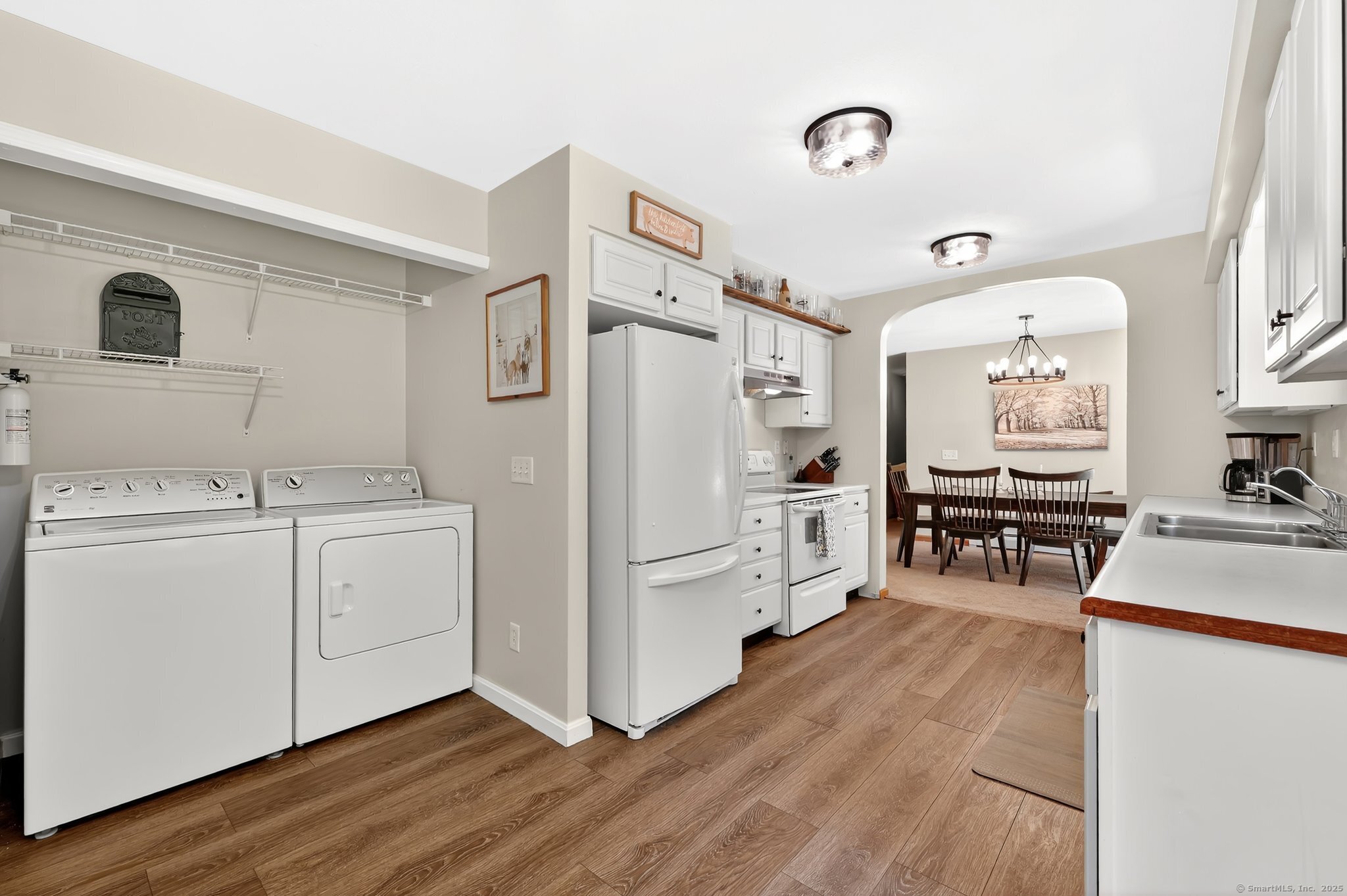 East Windsor, Connecticut 06016, United States, 3 Bedrooms Bedrooms, ,2 BathroomsBathrooms,Residential,Pending,159809