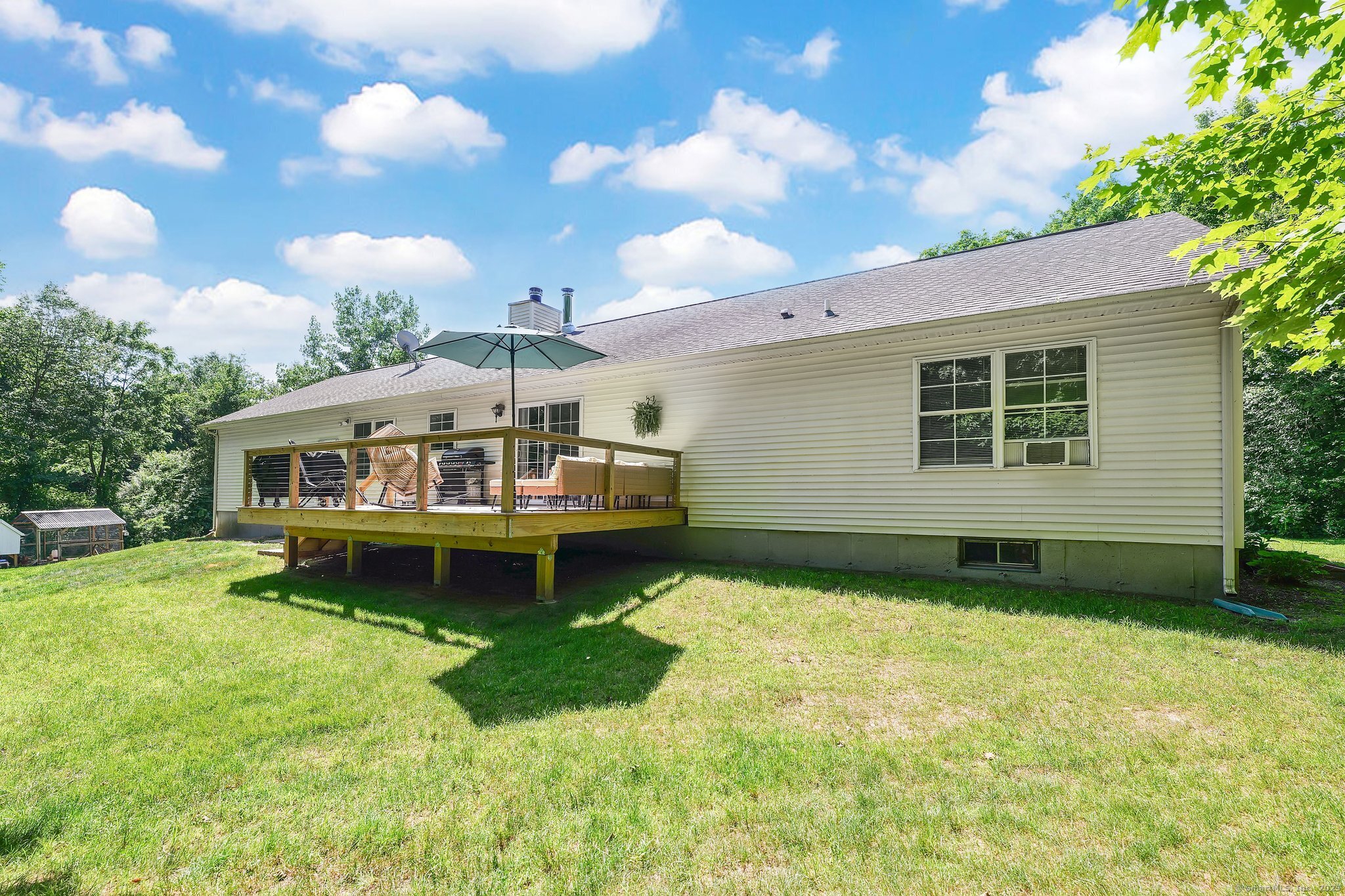 East Windsor, Connecticut 06016, United States, 3 Bedrooms Bedrooms, ,2 BathroomsBathrooms,Residential,Pending,159809