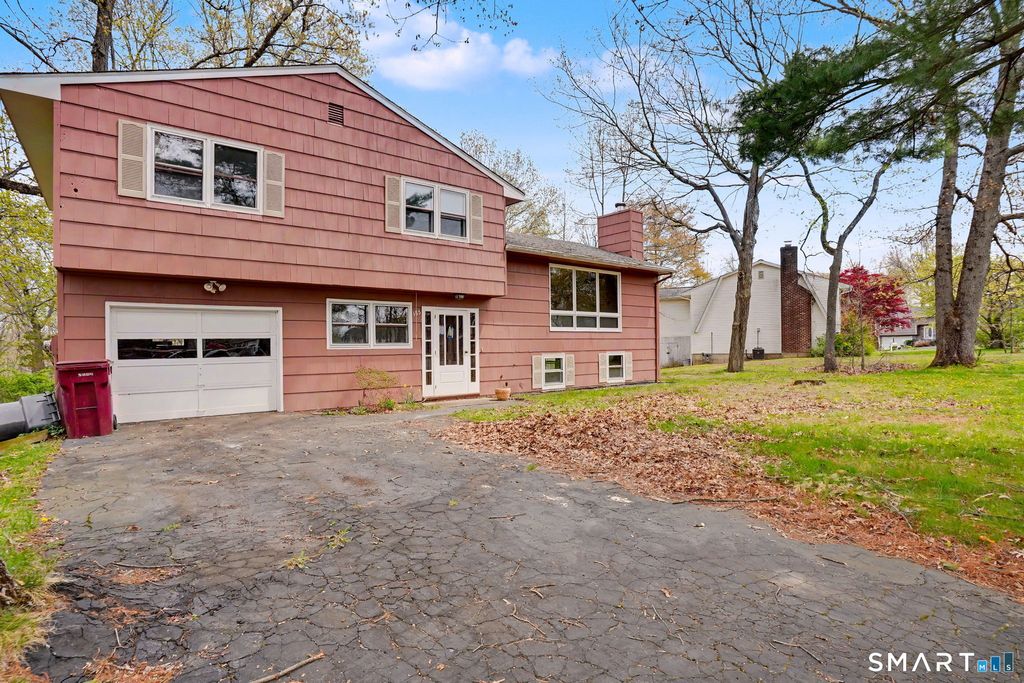 Photo of 185 Evening Star Drive, Naugatuck, CT 06770 (MLS # 24171545)