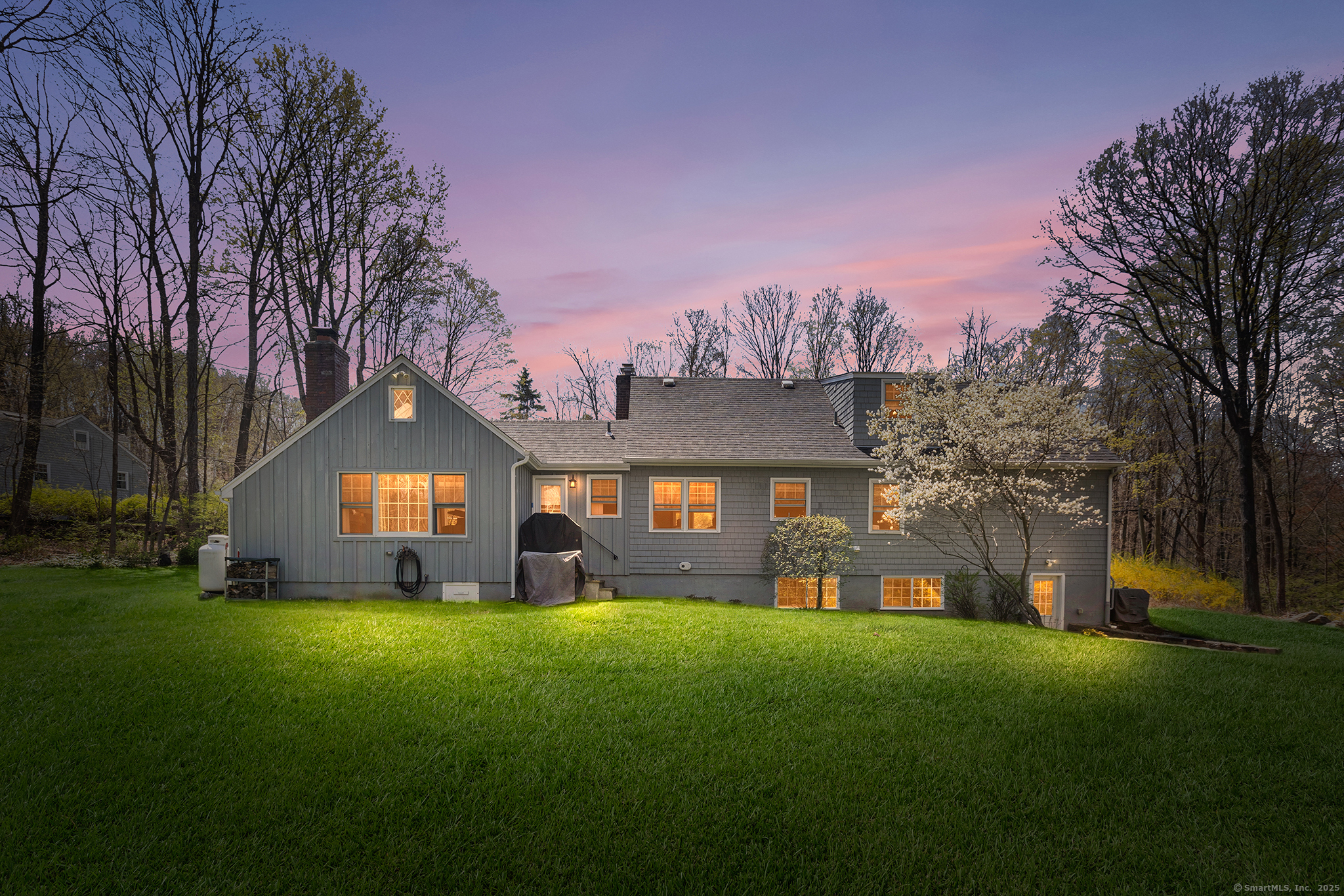 19 Knollwood Drive, Ridgefield, Connecticut image 2