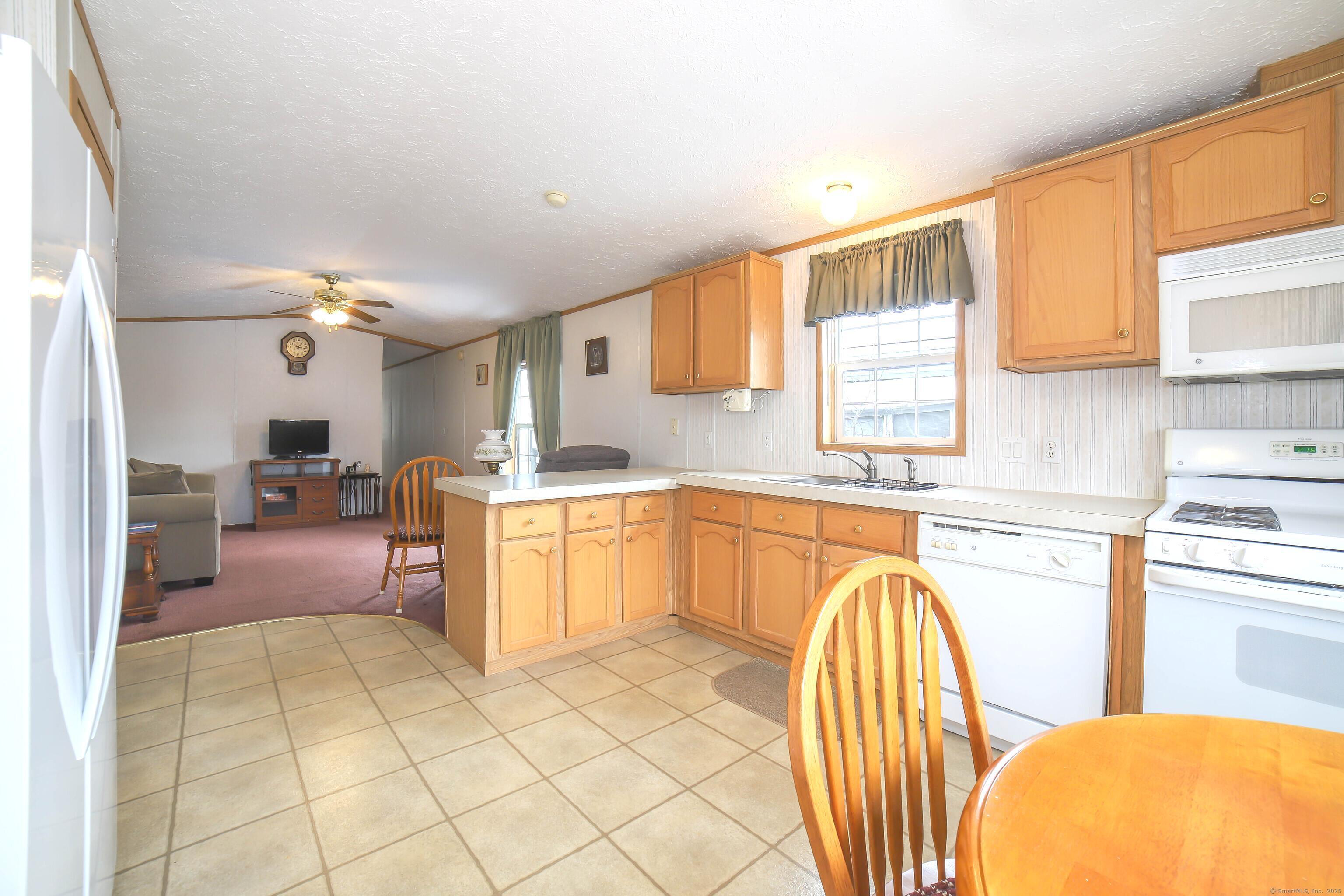 50 Elm Street, East Windsor, Connecticut image 13