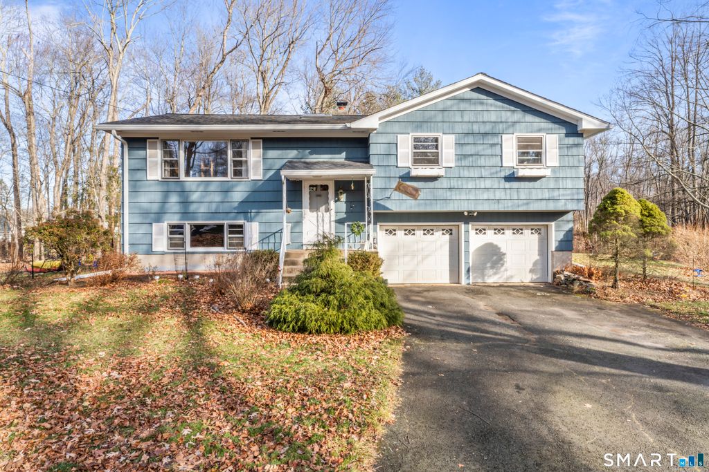 Photo of 6 Advocate Place, Danbury, CT 06810 (MLS # 24144573)