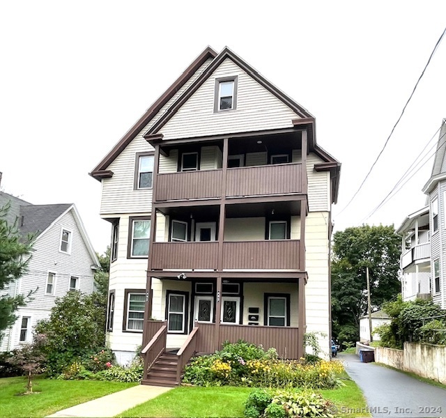 Park Street 3rd Floor, New Britain, Connecticut - 3 Bedrooms  
1 Bathrooms  
5 Rooms - 