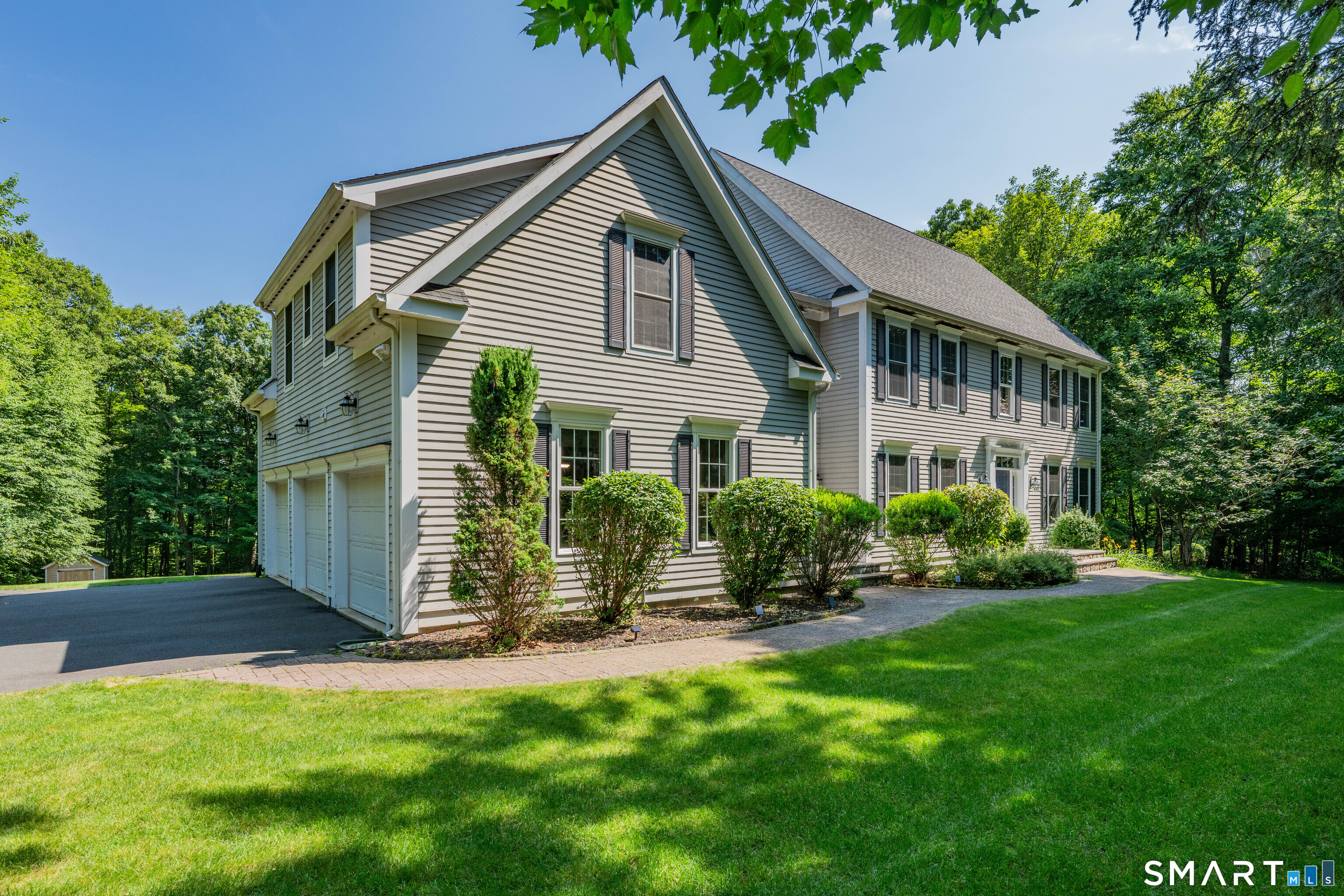 16 Highwood Crossing