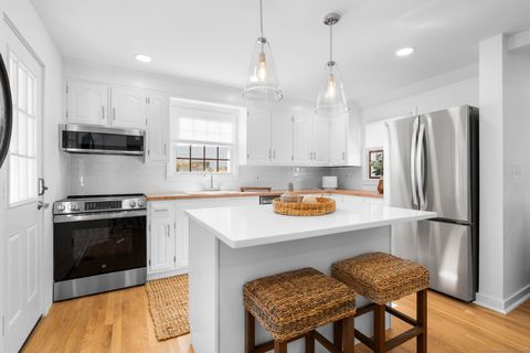 Tiny photo for 27 Reef Court, Fairfield, CT 06824 (MLS # 24143554)