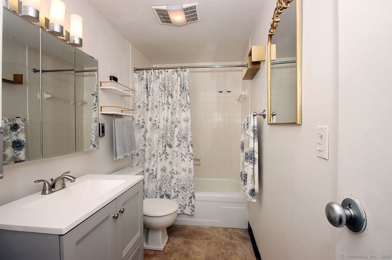 140 Captain Thomas Boulevard #307, West Haven, Connecticut image 20